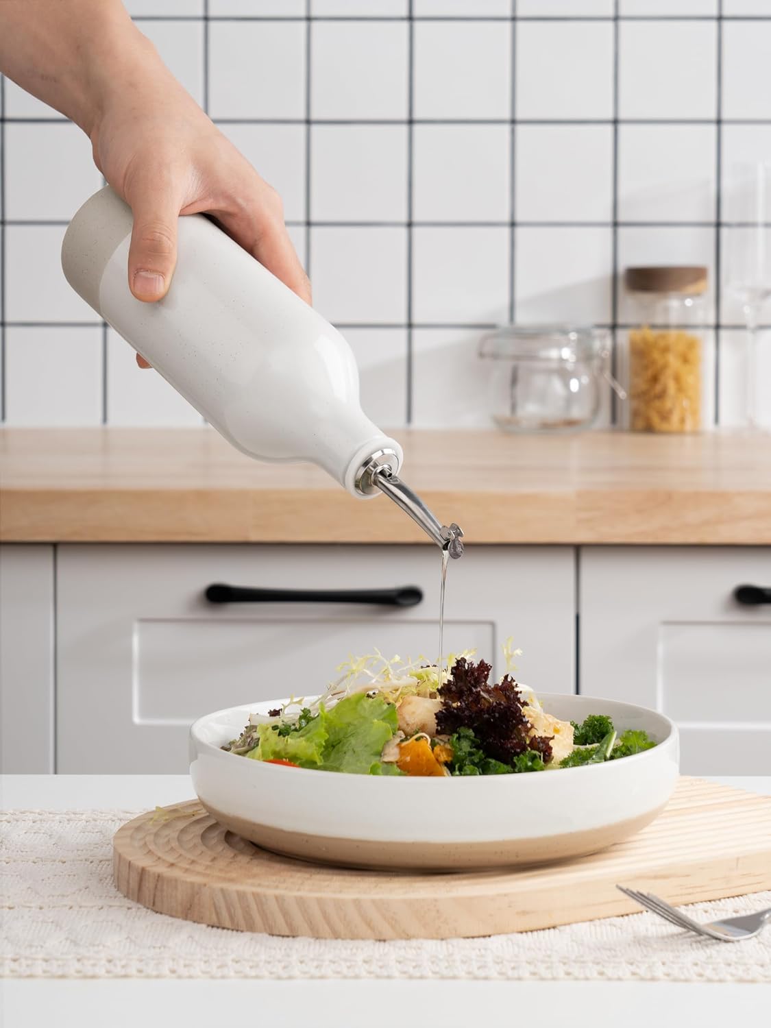 famiware Milkyway 4 Pieces Pasta Bowls Set and 1 Piece Ceramic Olive Oil Dispenser Bottle, White