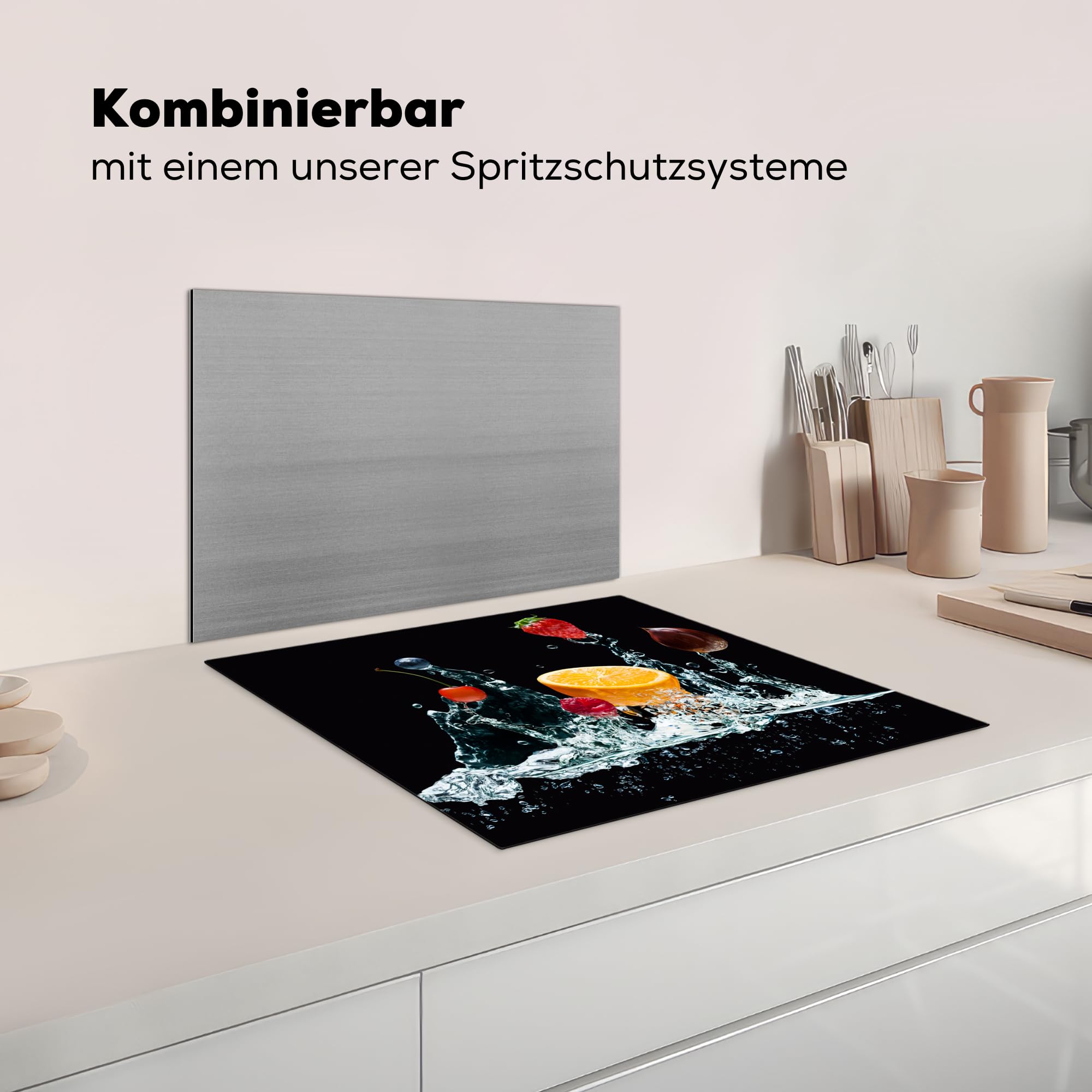KitchenYeah© Herdabdeckplatte Einteilig Küche Ceranfeld Abdeckplatte Cerankochfeld Abdeckung Induktionskochfeld Schutzmatte Wasser - Obst - Orange - Erdbeeren - Kirsche - Schwarz - 60x52 cm