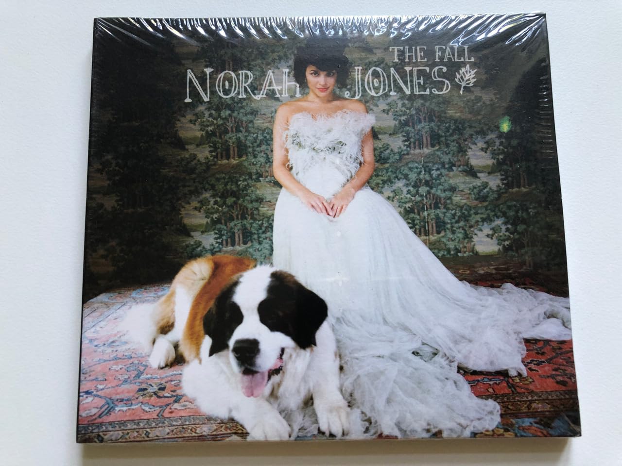 The Fall [Audio CD] Norah Jones; James Gadson; Gus Seyffert; Greg Wieczorek; Sam Cohen; Sasha Dobson; Smokey Hormel and Zac Rae