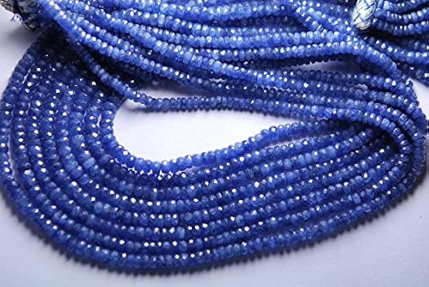 Perles saphir bleu micro-facettées pour fabriquer un bracelet d'anniversaire