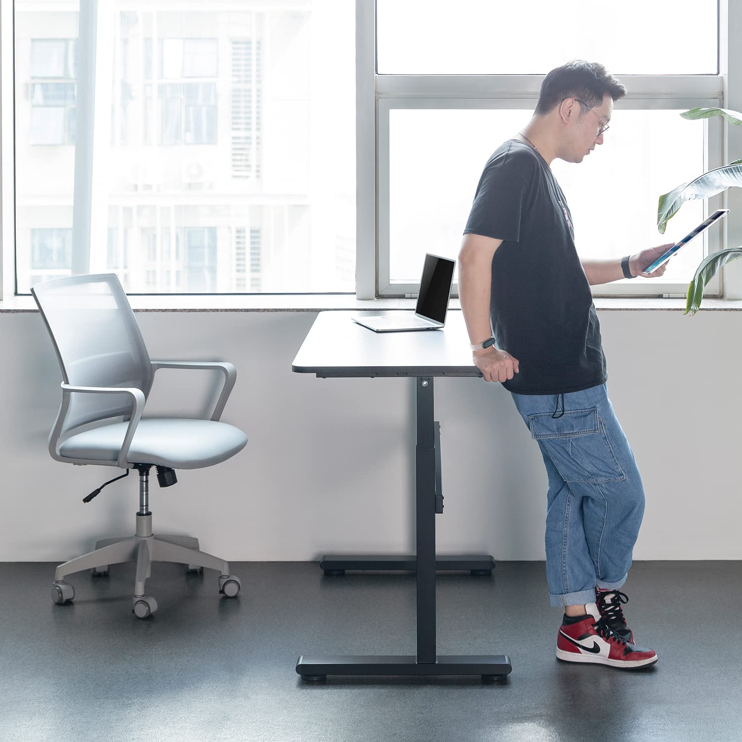 ER-434 biurko stojące, elektrycznie regulowana wysokość, maks. wysokość 118 cm, 140 x 60 cm, blat stołu, ergonomiczny stół, obciążenie do 50 kg