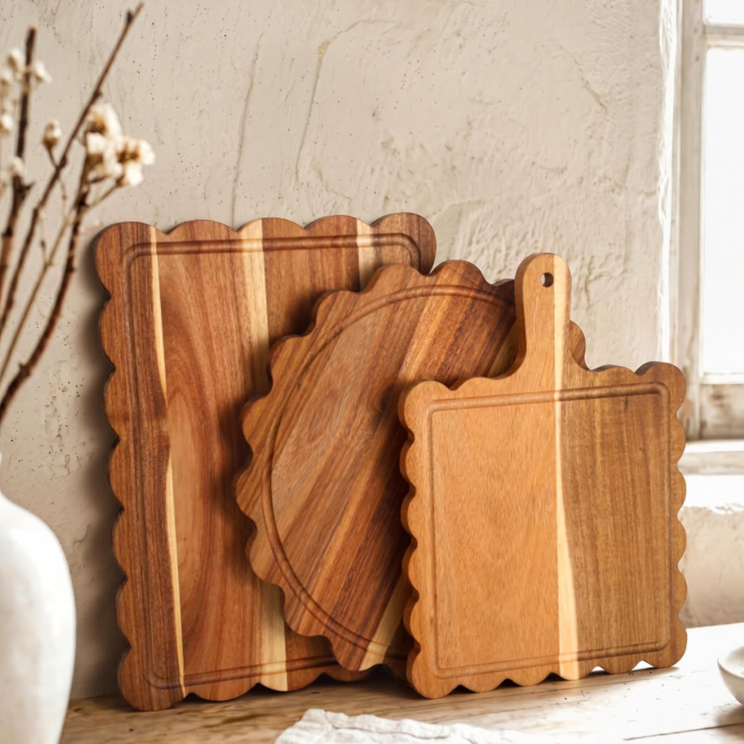 3 PCS Acacia Wood Scalloped Cutting Boards Set, Decorative Wooden Charcuterie Boards with Handle for Cheese Pizza Meat Fruit Bread Baking, Cottagecore Farmhouse Kitchen Serving Trays Decor