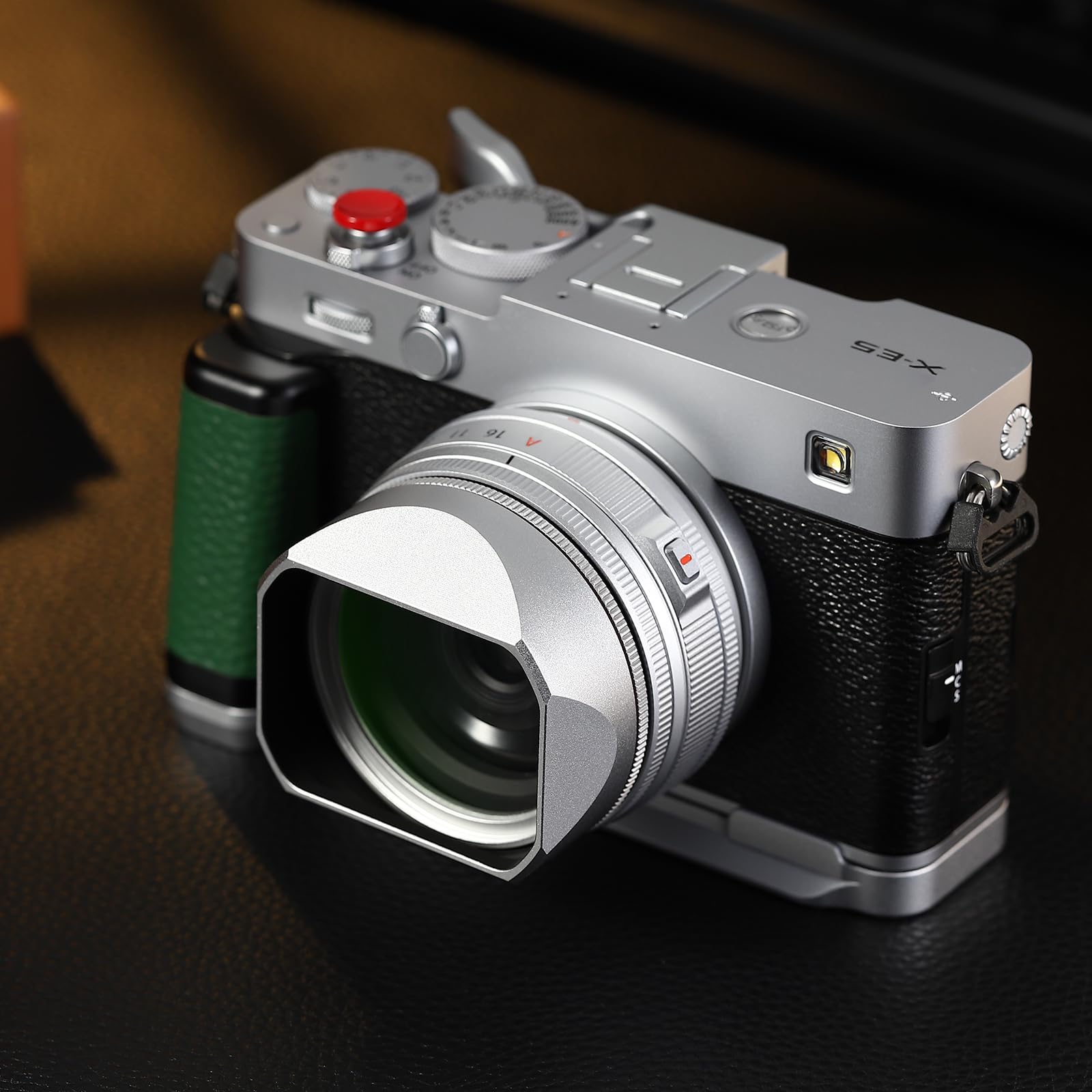 Haoge Metall Squaret - Parasol de objetivo para Fujifilm XF23 mm F2.8 en XE5 cámara Body kit XF27mmF2.8 R WR Objektive 39 mm Schraubbar Hood Silver,with Metallldeckel
