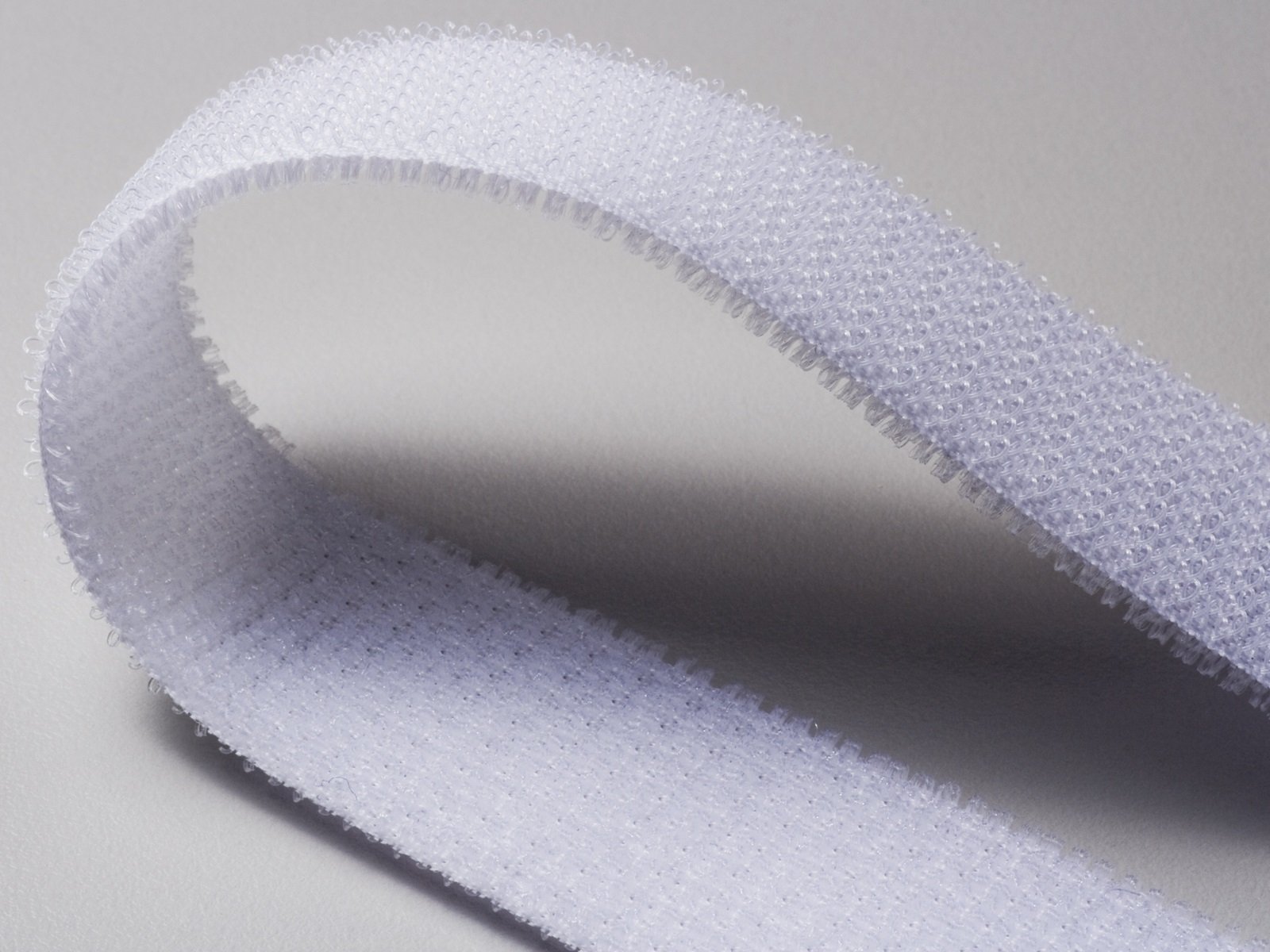 マジックテープ クラレファスニング幅20mm 長さ 25ｍ 白 オス メス Amazon | クラレ フリーマジックテープ 25mm幅 25m巻 （白