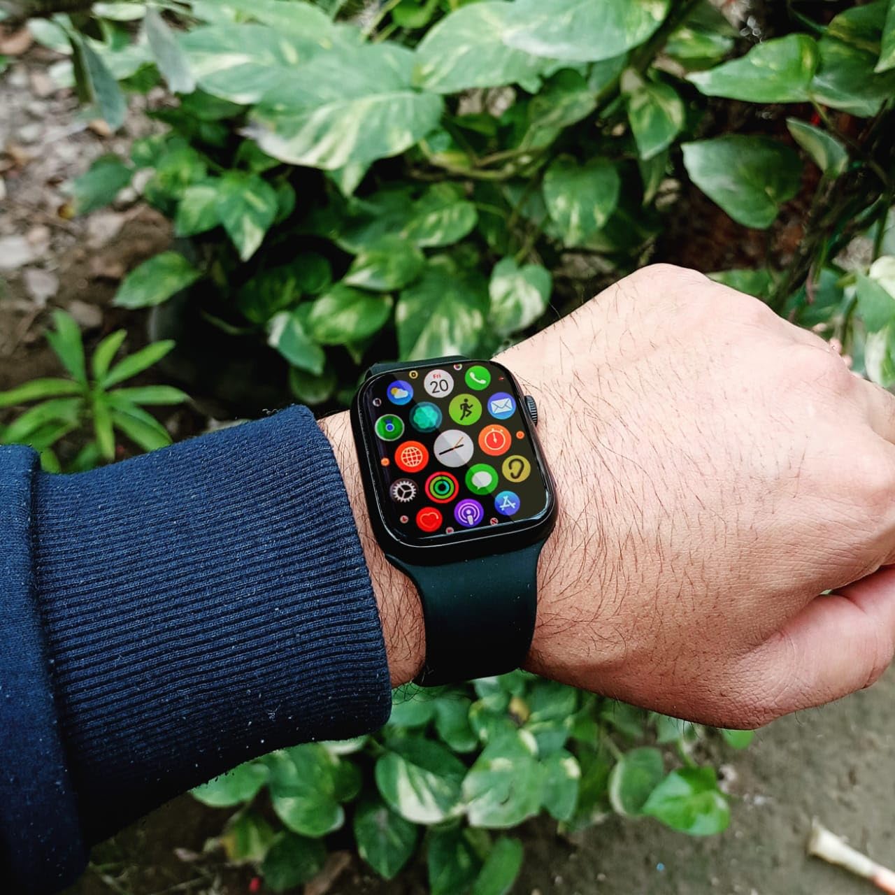 Hitage SW2568 Smart Watch on a wrist, displaying app icons