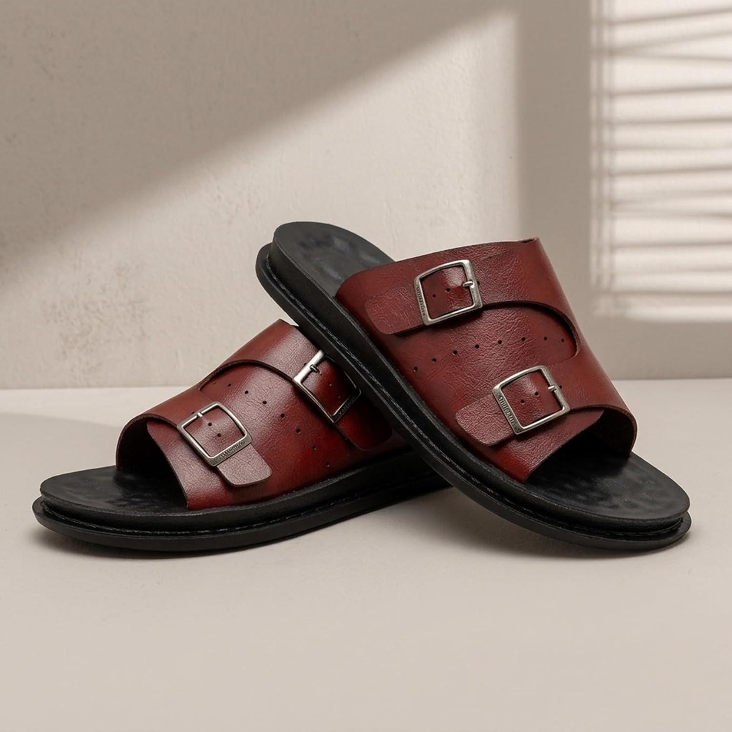 Men's Slide Sandals with Adjustable Buckle Straps, Open Toe Casual Slippers for Indoor Outdoor, Comfortable Massage Footbed