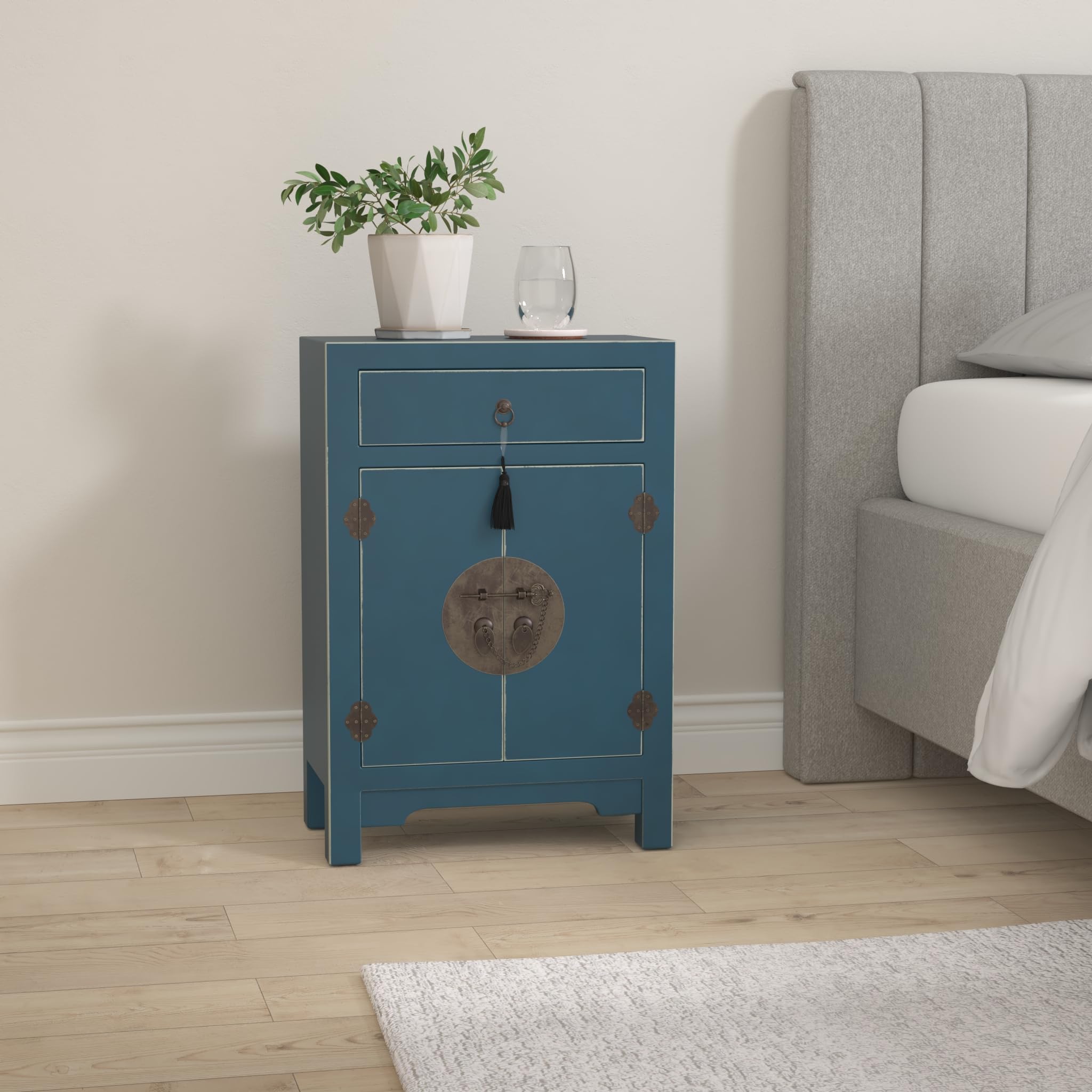 LOLAhome Mesita de Noche de Madera Azul con cajón y Puertas de 69x45x26 cm | Precioso estilo exótico oriental con herrajes de bronce decorativos. Perfecta para organizar y decorar tu dormitorio.