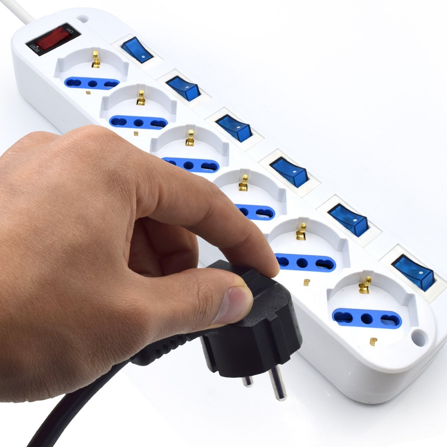 Multipresa a 6 Posti, Ciabatta Elettrica con 6 Prese Italiane e Schuko/Tedesche - Spina Schuko/Tedesca- Potenza 250V/2500W - Cavo da 3 Metri, Prese Angolate a 45° (Confezione da 2)