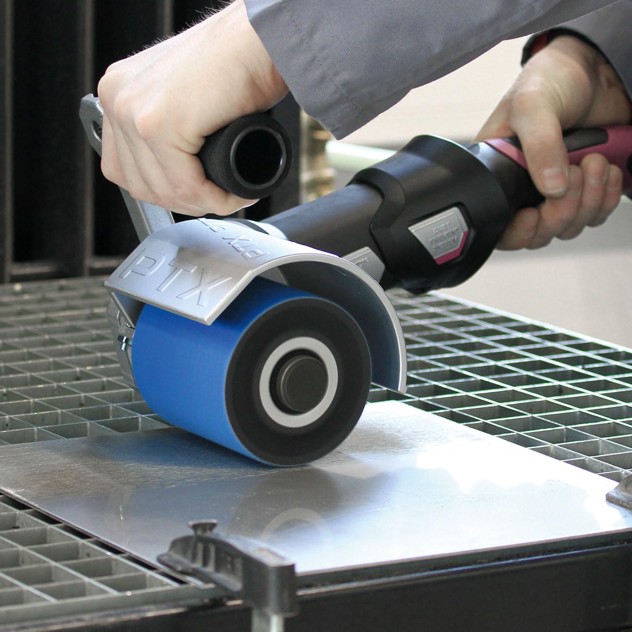 CS Unitec | 42120 | PTX Zirconium Grinding Belt Sleeve for Removing deep Scratches and Grinding Weld Seams on Metal. 120 Grit. 3.5" Diameter x 4" Wide (Pack of 10). Made in Germany.