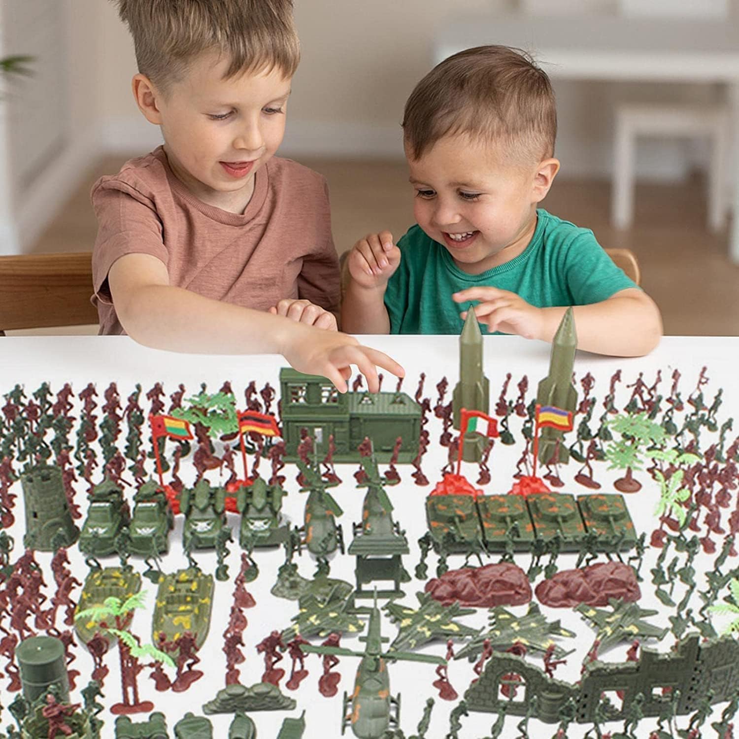 ミリタリーグッズセット プラスチックミリタリーモデル 戦車 おもちゃ アーミーメンアクションフィギュア アーミーソルジャービックバケ