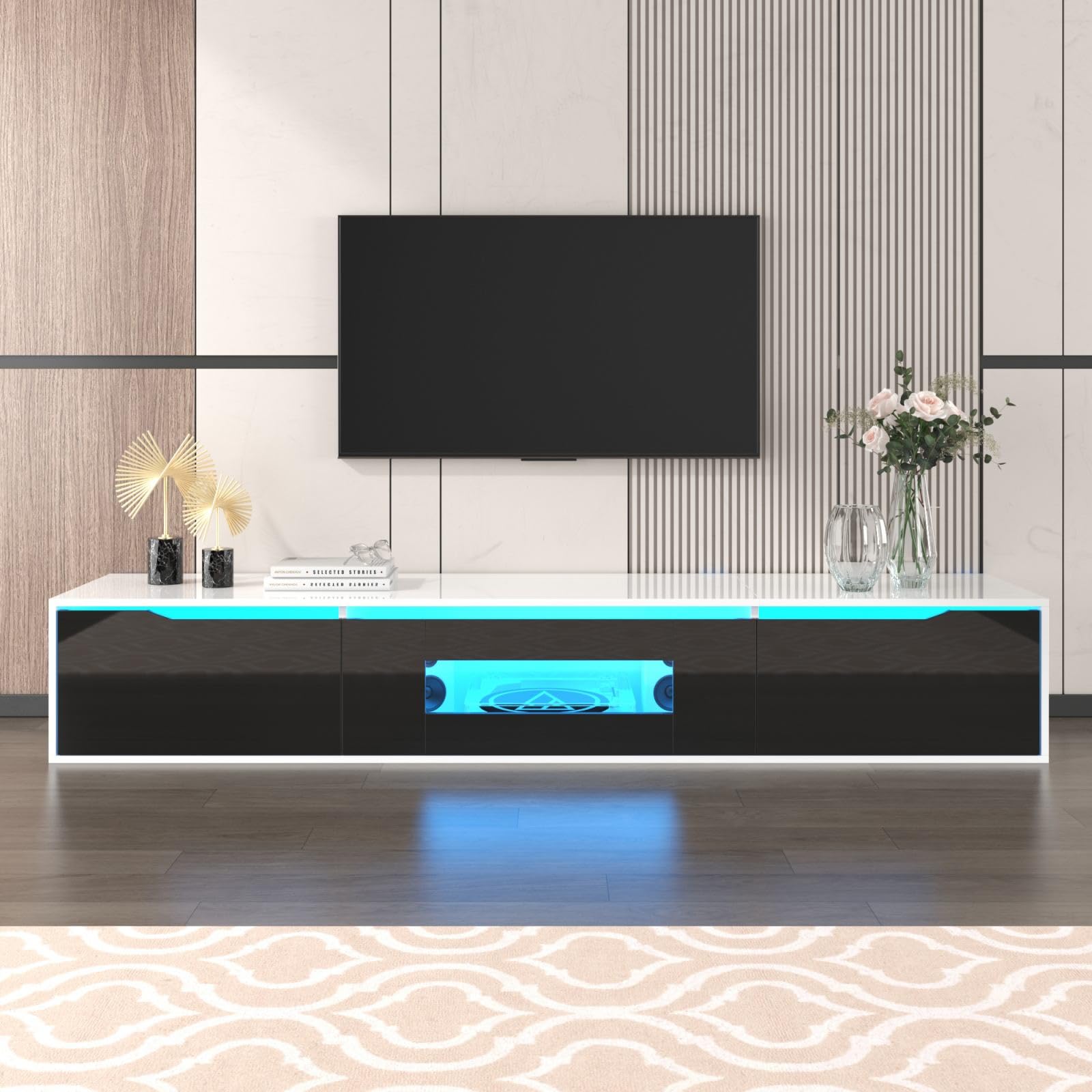 KOMHTOM Armoire TV en blanc brillant avec plateau de table couleur bois, buffet avec trois compartiments de rangement spacieux, armoire polyvalente pour salon et chambre à coucher (noir + blanc)