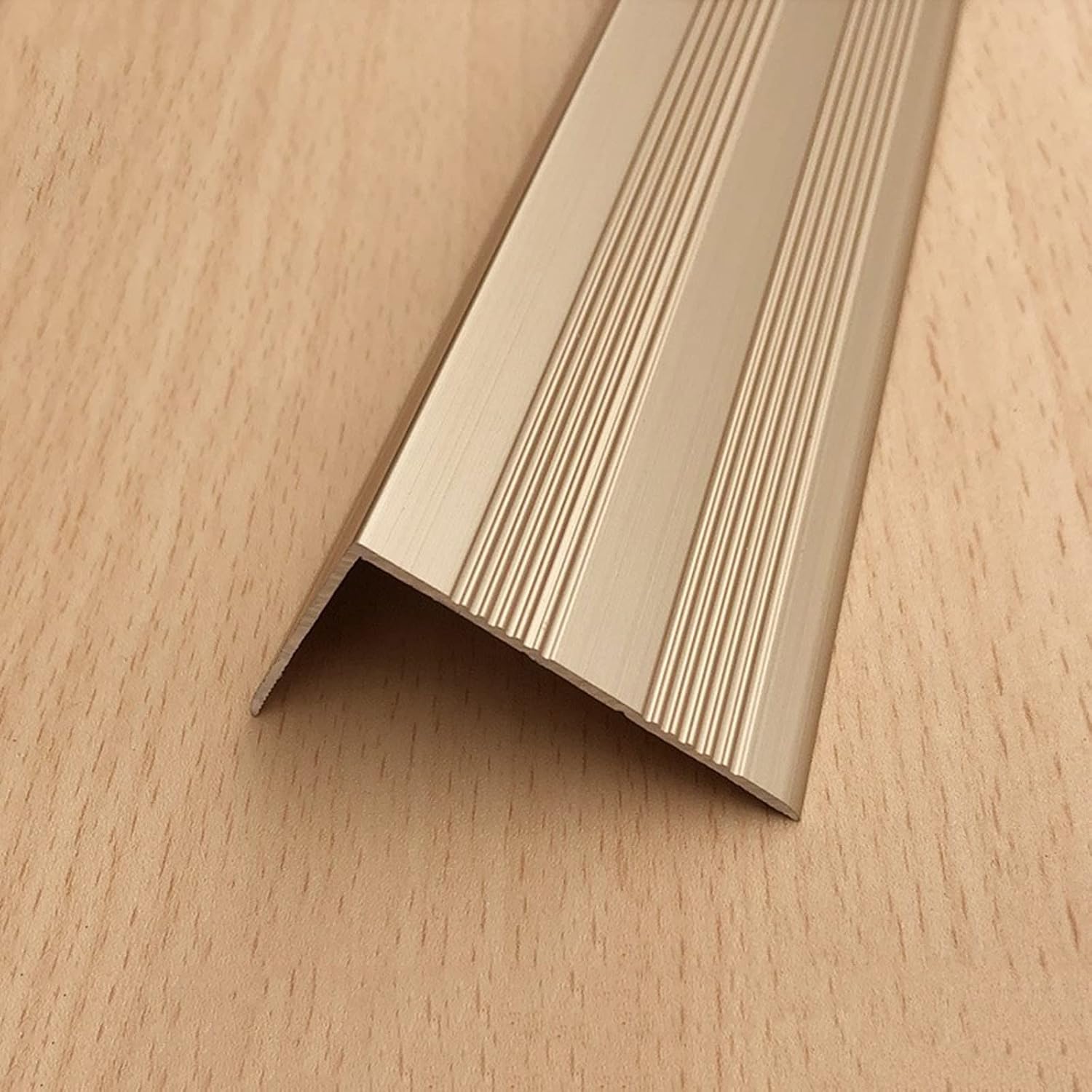 Messing Übergangsprofil Für Böden – Türspalt-Abdeckleiste 1x1 Cm | 100 Cm Länge | Für Laminat, Vinyl, Fliesen | Innen & Außen