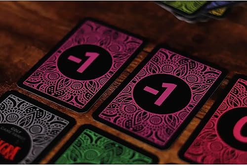 Miniatura 9 de IELLO Allegra - Basado en el juego de cartas Golf, mantén tu puntuación lo más baja posible, a partir de 8 años en familia, 2-6 jugadores, 30 minutos