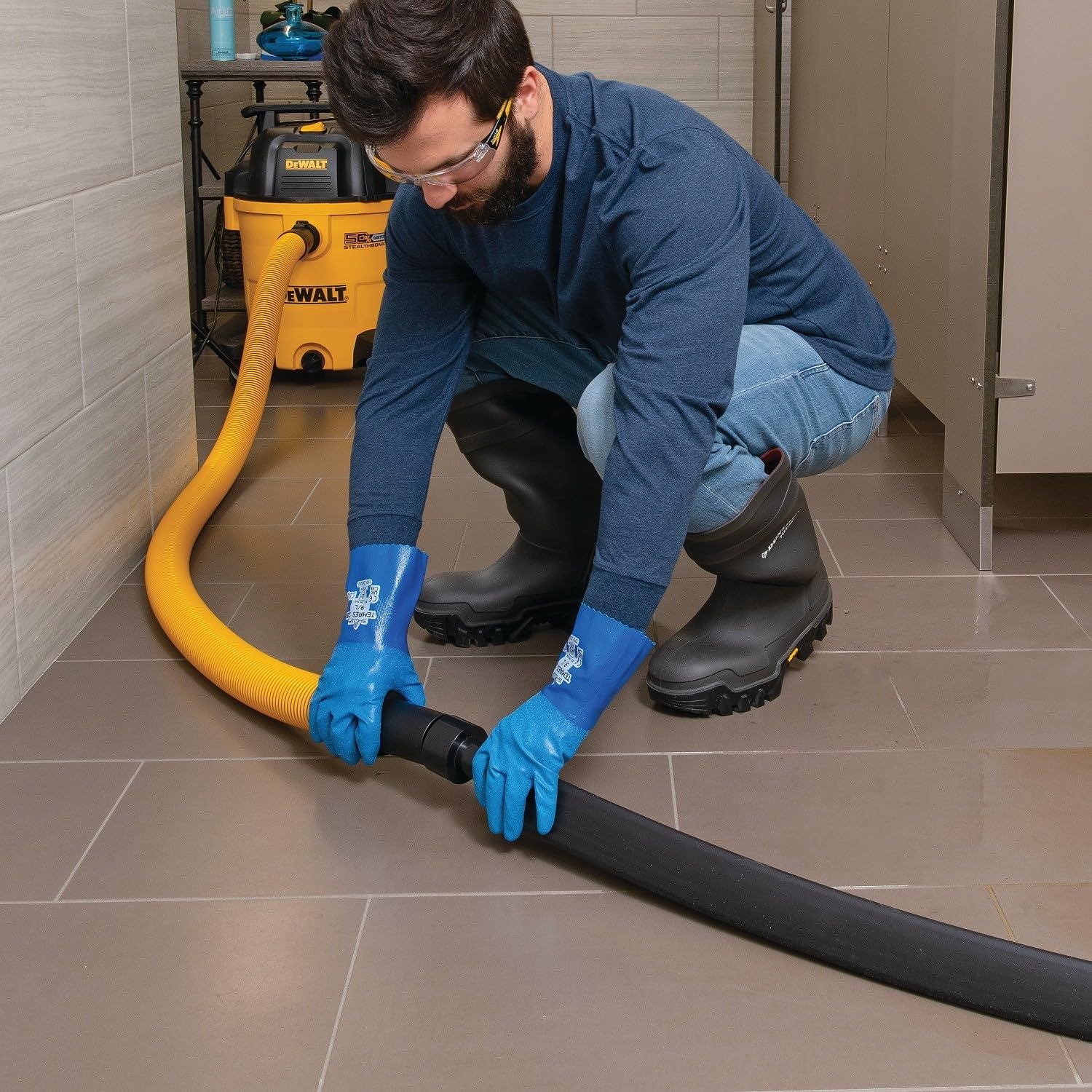 PIG Water Vacuum Barrier for Basement Flooding and Pressure Washing Indoor Spaces | Used with Wet/Dry Vacuum | Portable Water Removal | 4" W x 6’ L x 2.25" H | PM50805