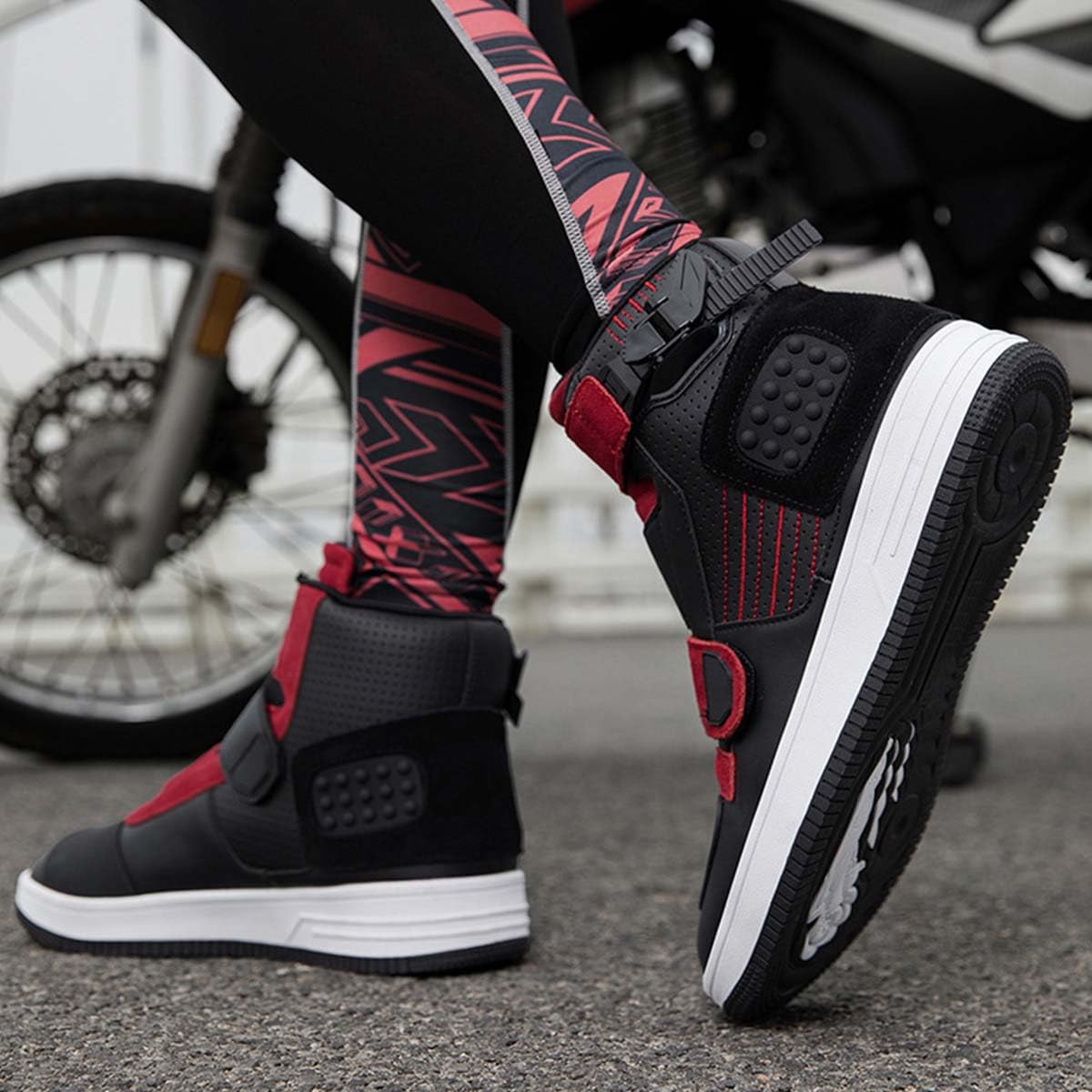 Scarpe da Moto per Uomo e Donna Stivali Moto con Protezioni | Protezioni Rinforzate, Resistenti agli Urti, Chiusura Rapida, Supporto alla Caviglia, Suola Antiscivolo, Moda e Comodi