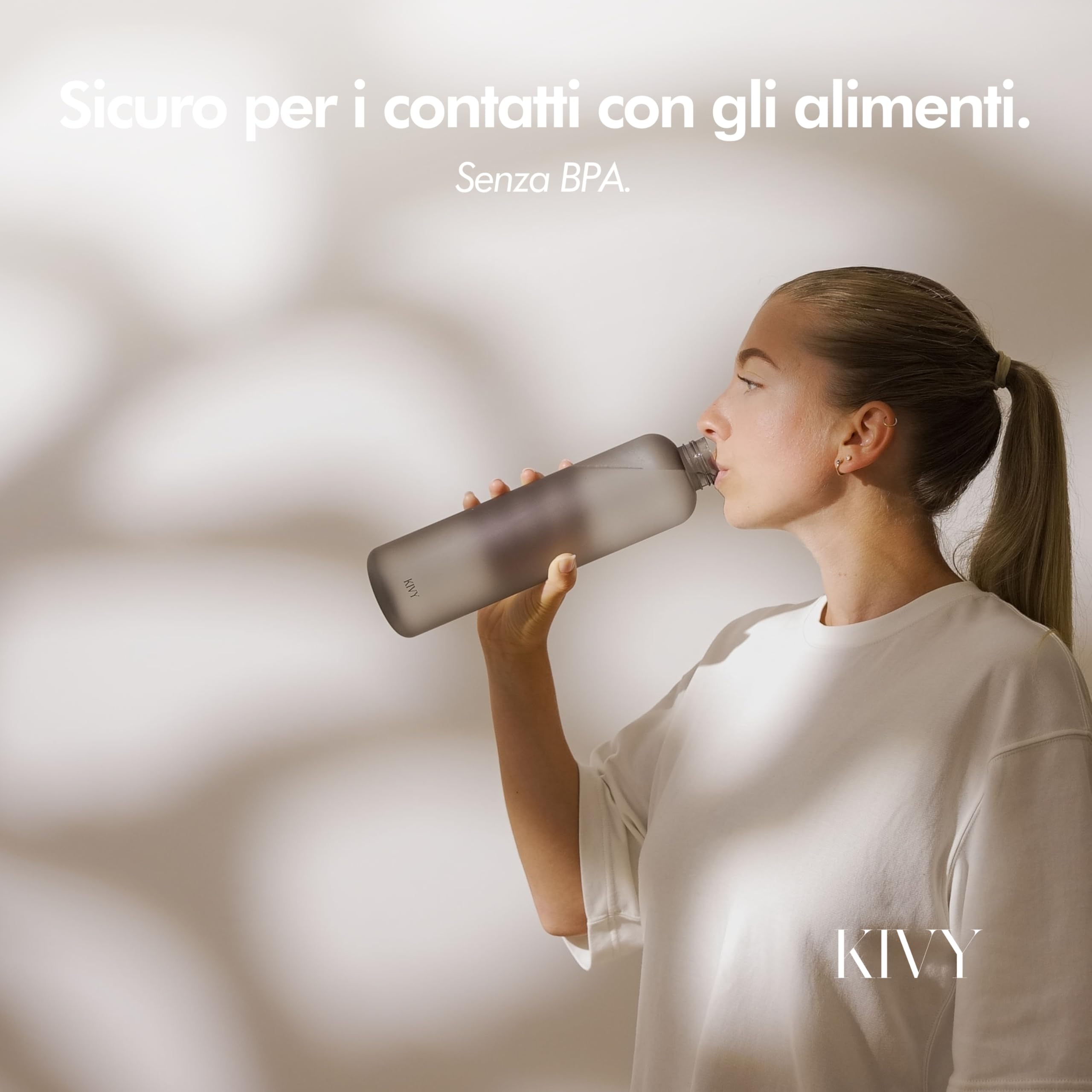 KIVY Borraccia Acqua [1 litro] - Borraccia sport uomo e donna - Borraccia senza BPA - Borraccia giornaliera motivazionale con cannuccia - Bottiglia 1 litro plastica e mezzo - Bottiglia plastica