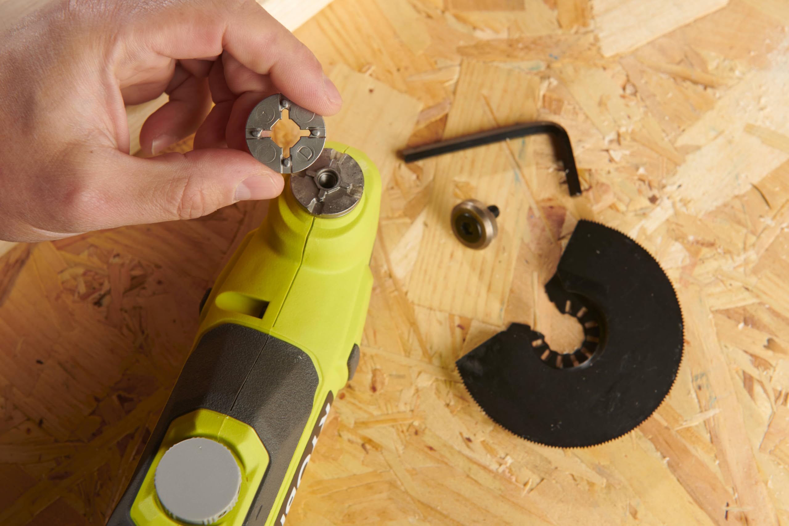 RYOBI Multitool 18V One+™ - Corte de madera metal PVC, lijado precisión, renovación, placa, parquet, 3 cabezales + batería 2Ah + cargador RMT18-1C20GP
