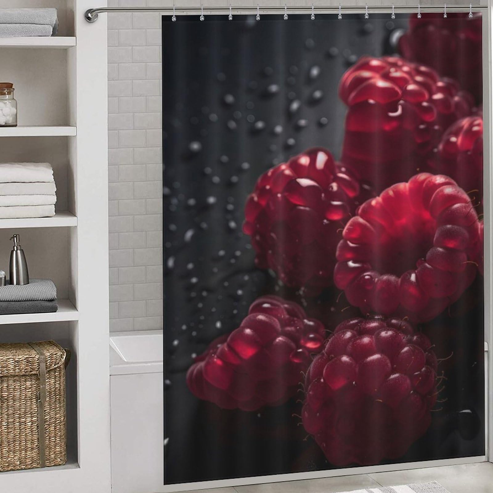 Rideau de douche déco fruits rouges pour salle de bain