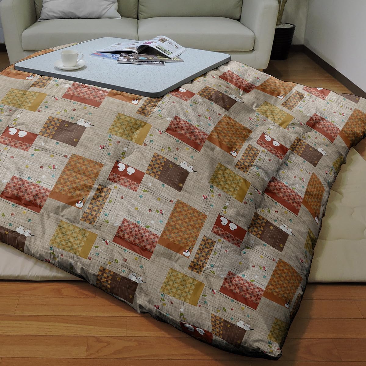 Amazon｜こたつ掛け布団 大判正方形 シマエナガII 205×205cm 防ダニ