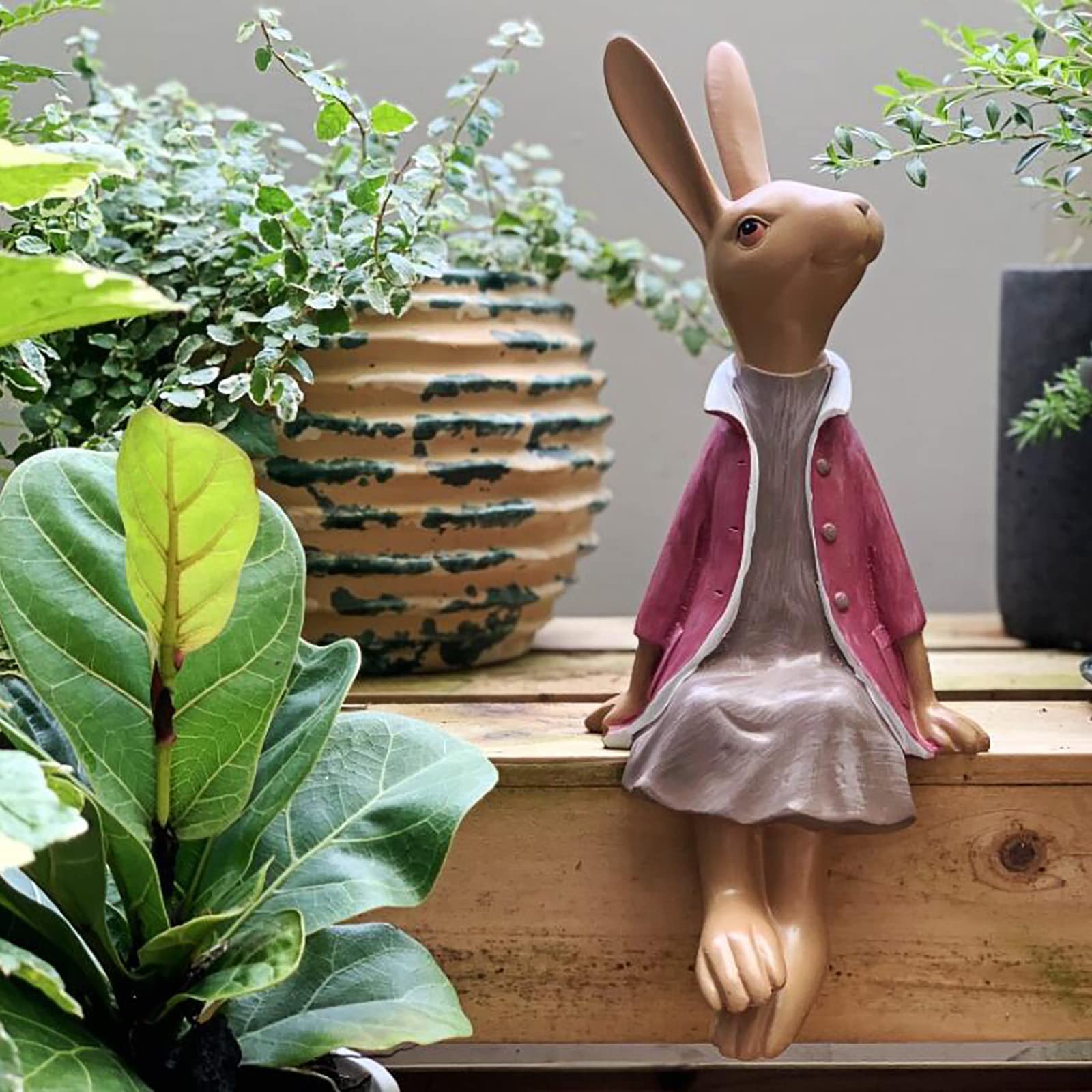 Statues jardin caractéristique de lapin en résine pour un design extérieur