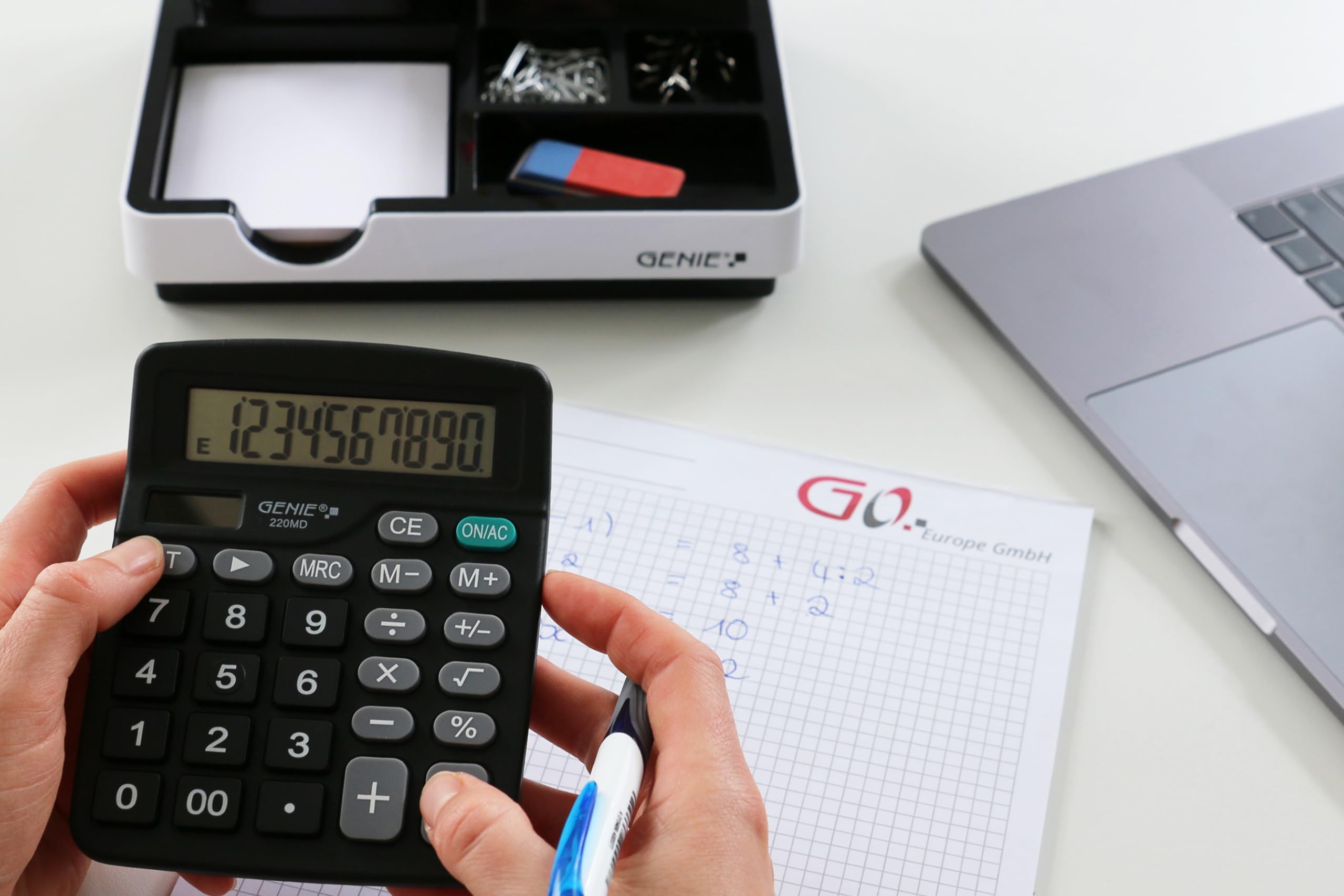 Genie Calculatrice de Bureau 220 MD 10 Chiffres Double Alimentation Solaire et Batterie Noir