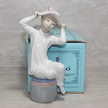 LLADRO 帽子を持つ少女 LLADRO リヤドロ 「麦わら帽子を持つ少女」 フィギュリン オブジェ