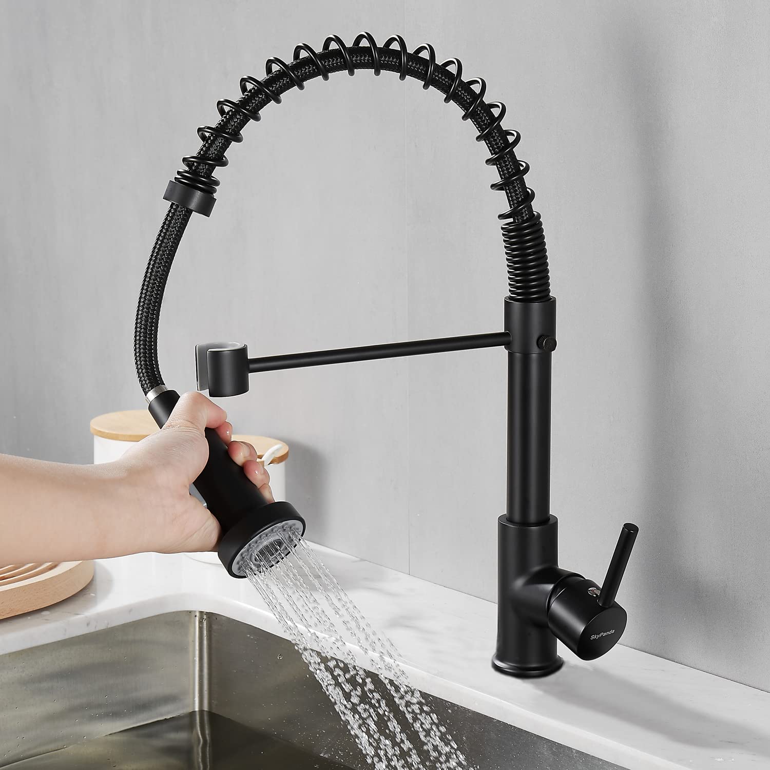 SkyPanda Rubinetto da cucina, girevole a 360°, con doccetta estraibile, materiale in rame, miscelatore con spruzzatore a doppia funzione, H, colore nero opaco