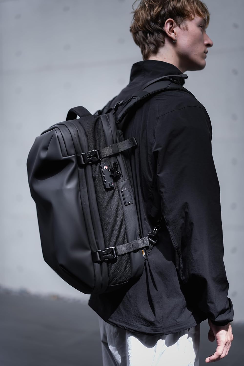 Vortex Vacuum Seal Travel Backpack 60L Expandable Air Compression System Water Resistant TSA Lock Carry-On Suitcase Luggage Black Zephyr – Vacuum Pump Included