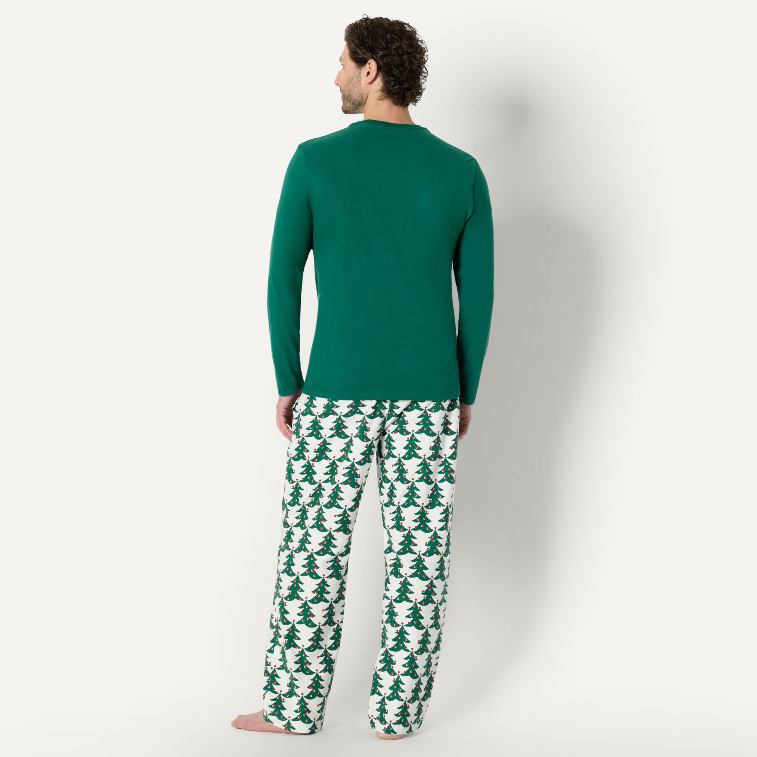 Amazon Essentials Completi Coordinati di Pigiami Natalizi per La Famiglia