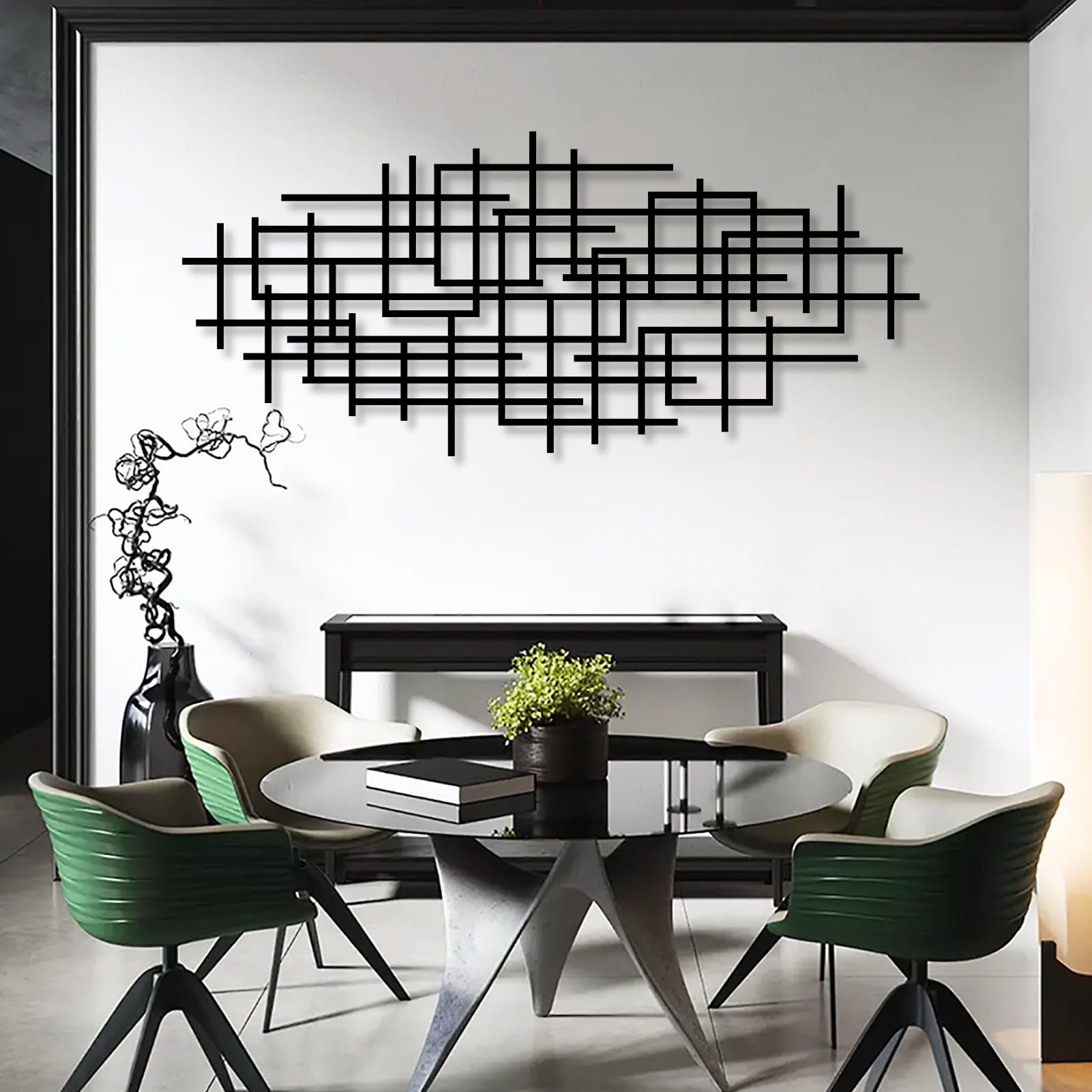 Style géométrique abstrait en métal pour habiller un grand mur vide noir