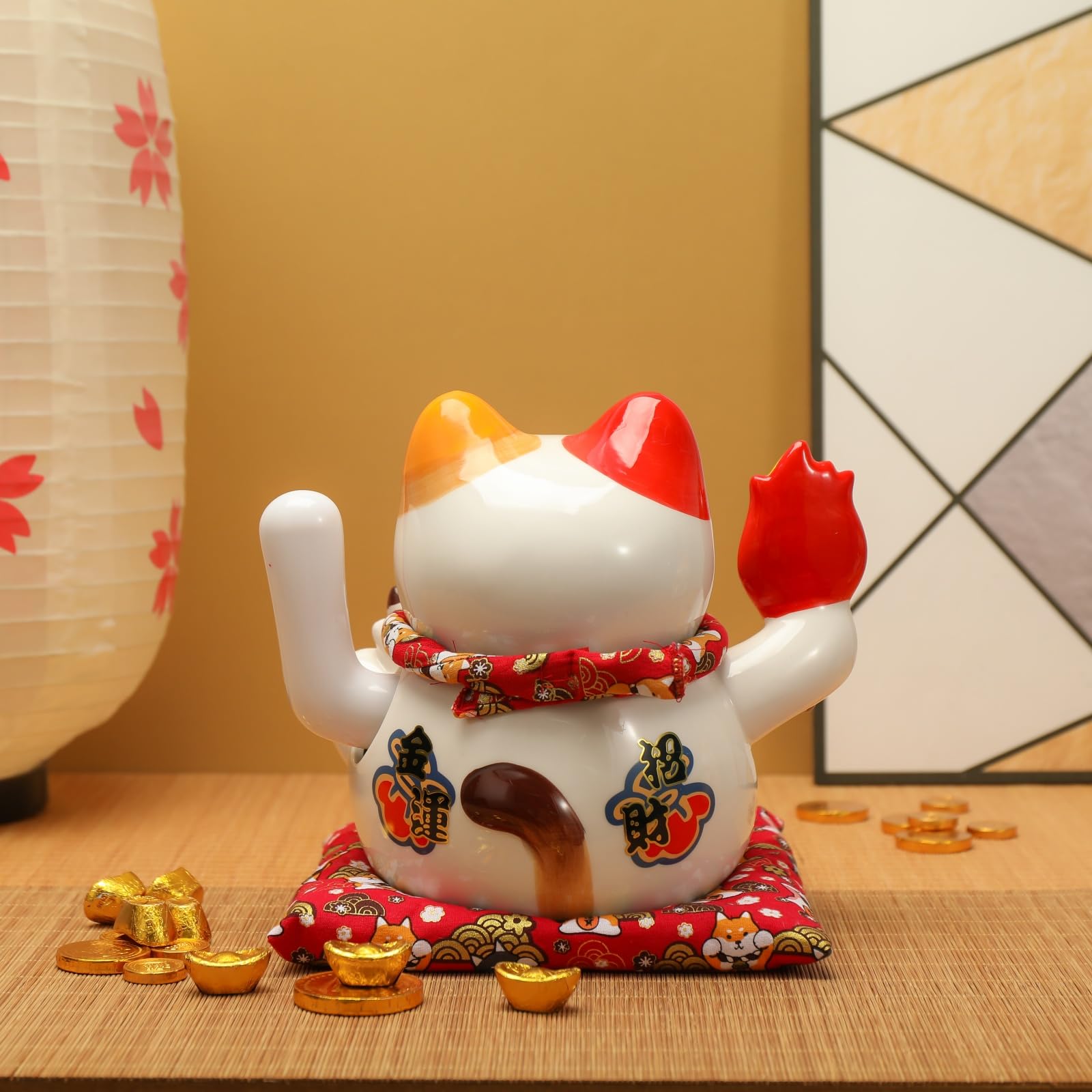 Estatua grande de gato de la suerte Maneki Neko de 9 pulgadas, gato ondulado de cerámica con lingote dorado, decoración tradicional japonesa de la fortuna, regalo blanco y rojo para