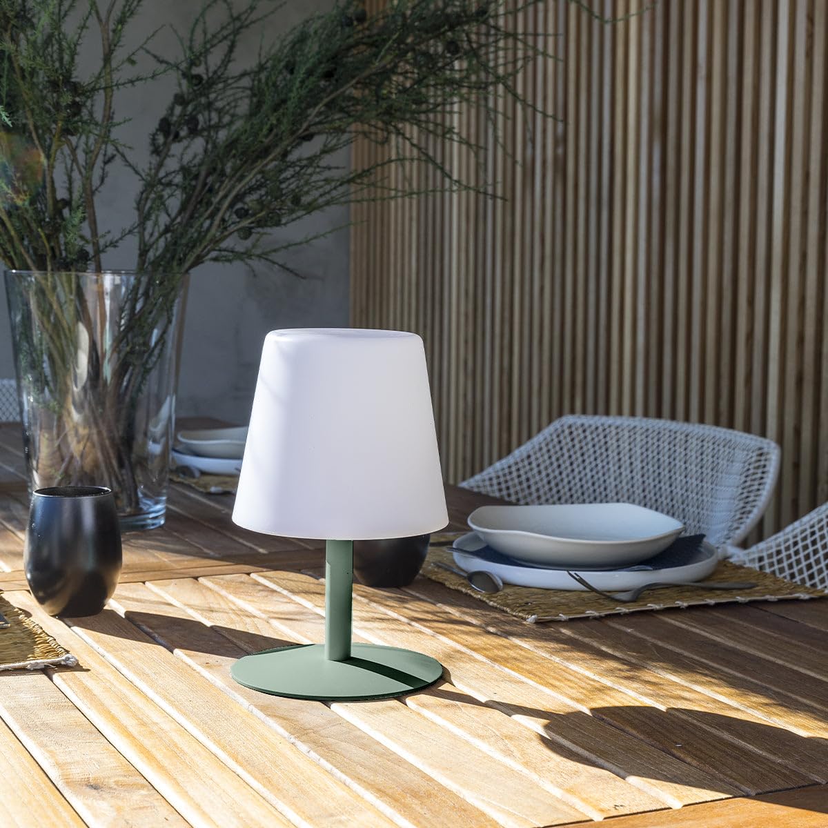 Lumisky Standy Mini Olive Lampada da tavolo senza fili, base in acciaio verde oliva, luce LED bianco caldo dimmerabile, altezza 25 cm