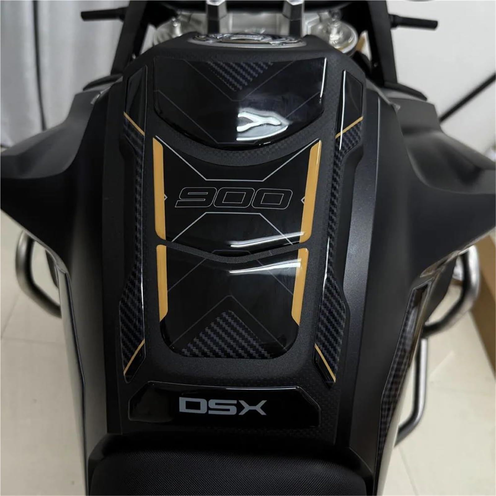 Adhesivo El Lateral del Depósito Combustible La Motocicleta para Voge Valico 900DSX 900 DSX 2024 Adhesivo Protector para Depósito De Aceite Adhesivo para Tanque(Negro B)