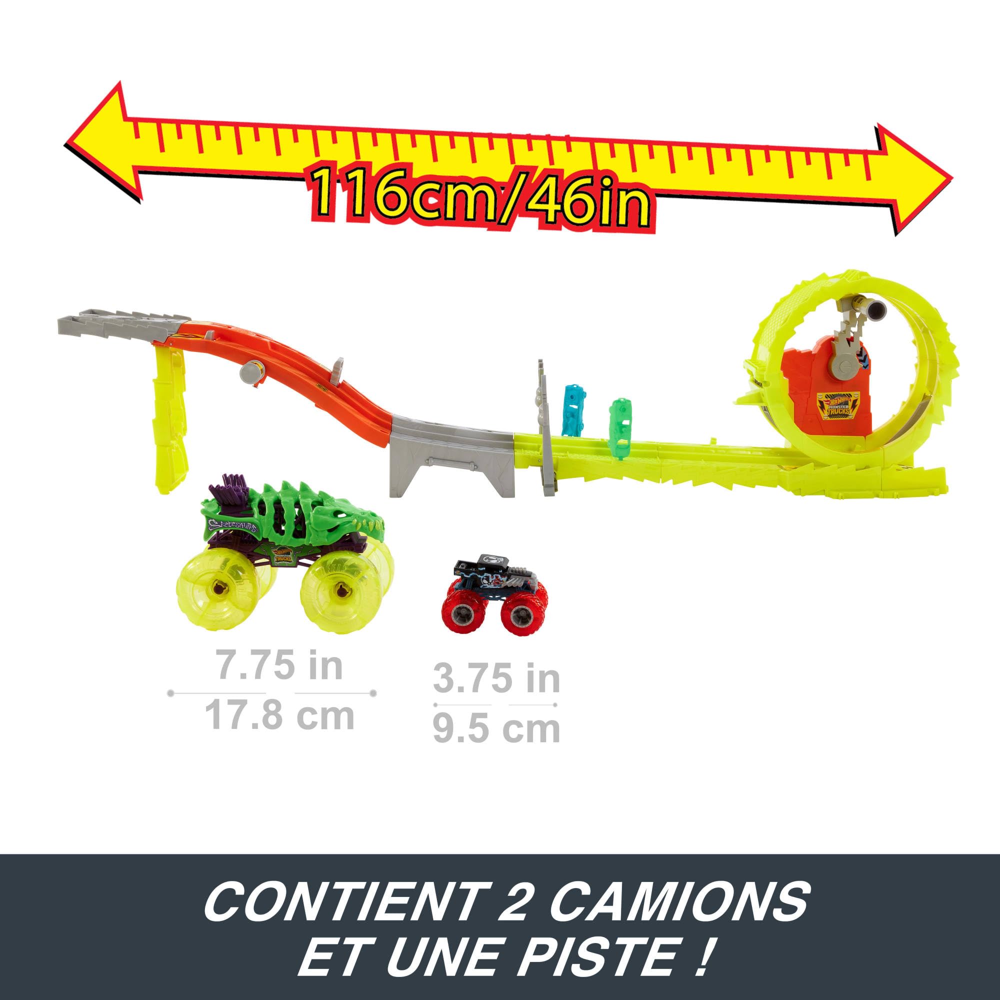 Hot Wheels Monster Trucks Défi Course Électrifiante Coffret Comprenant 2 camions, Un Skelesaurus surdimensionné et Un Bone Shaker à l’échelle 1/64, Course Poursuite avec 2 Voitures broyées, HYT07