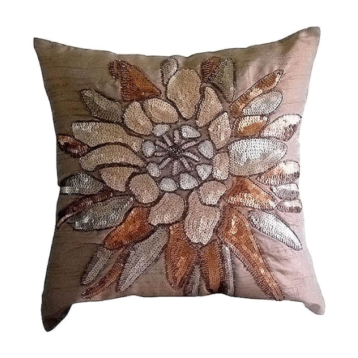 The HomeCentric Marron Taies Euro Couvertures, lot de 2, 65x65 cm Taies D'Oreiller Euro, Paillettes Et Perles Fleur Thème Floral Euro Taies, Soie Euro Imposture, Floral Contemporain - Spark Attraction