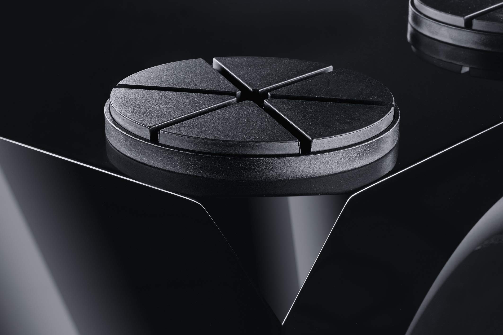 Magnat Omega CS 12, leistungsstarker Aktiv-Subwoofer für Tiefe und präzise Bässe für Heimkino und Musik - Elegantes, Zeitloses Design mit hervorragendem Sound