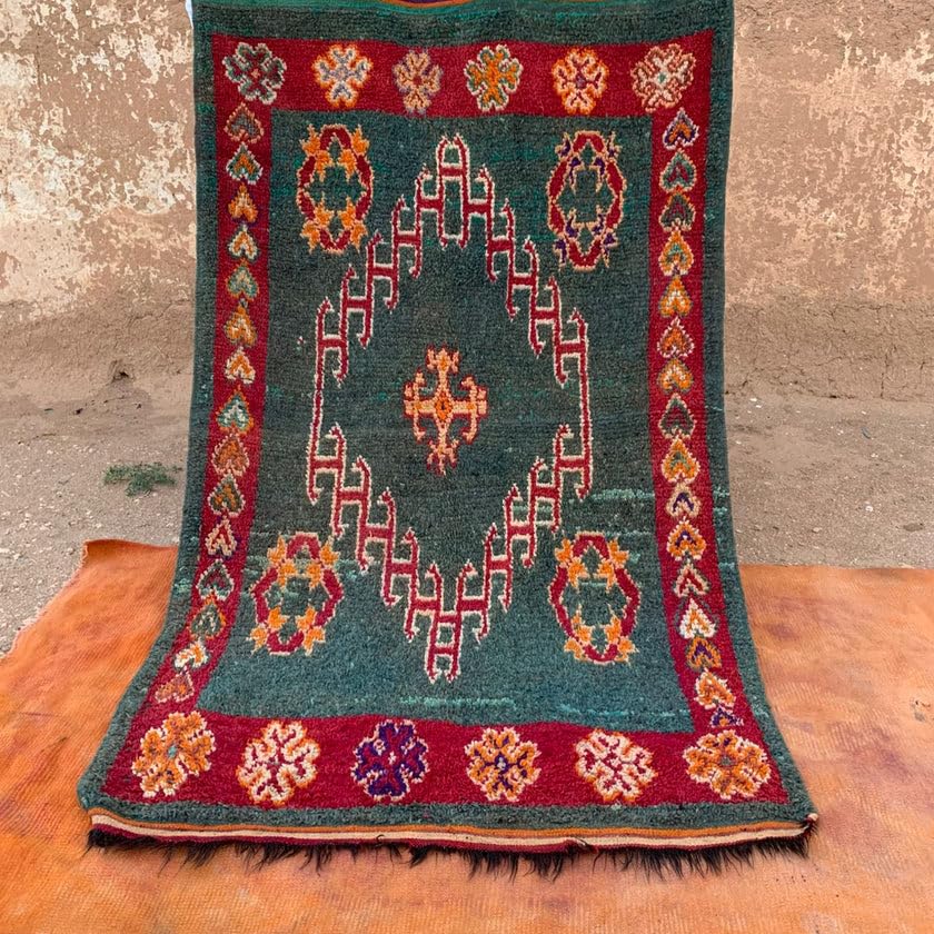 Générique Tifinagh Shop - Tapis Berbère Boujaad Authentique du Maroc - Fait Main en Laine – 280 x 167 cm – Tapis Marocain Artisanal