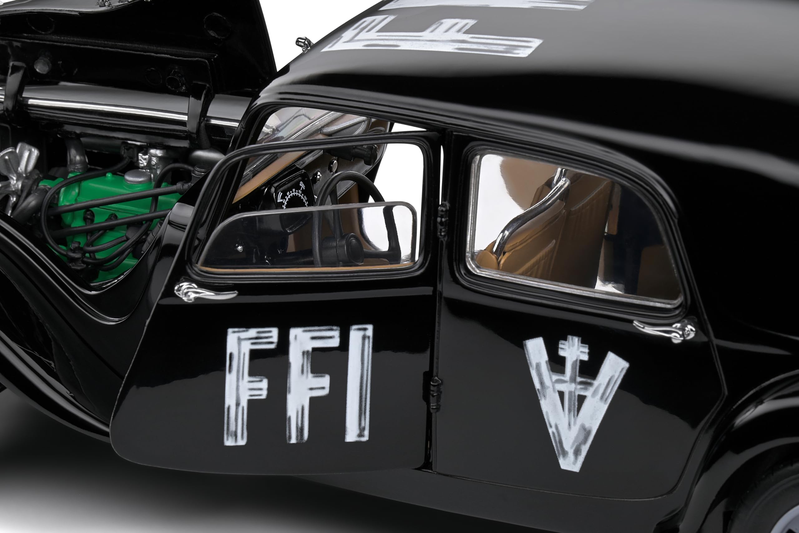 1:18 CITROËN Traction 7 Black 1944
