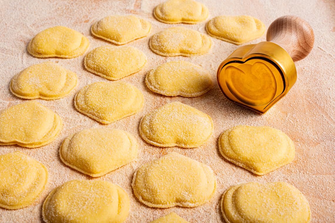 La Gondola Domowe pieczątki ravioli, kształt serca, 65 mm, włoskie narzędzie do robienia makaronu dla domu i biznesu, mosiądz i naturalne drewno, łatwy w użyciu stempel ravioli, krajalnica do