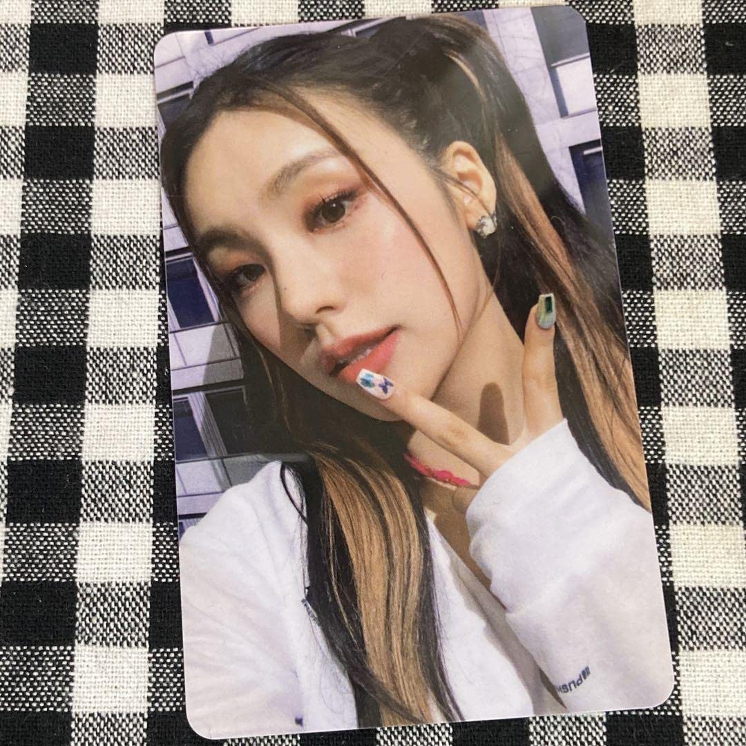 Amazon.co.jp: ITZY CHESHIRE イェジ ラキドロ BANDINA : おもちゃ