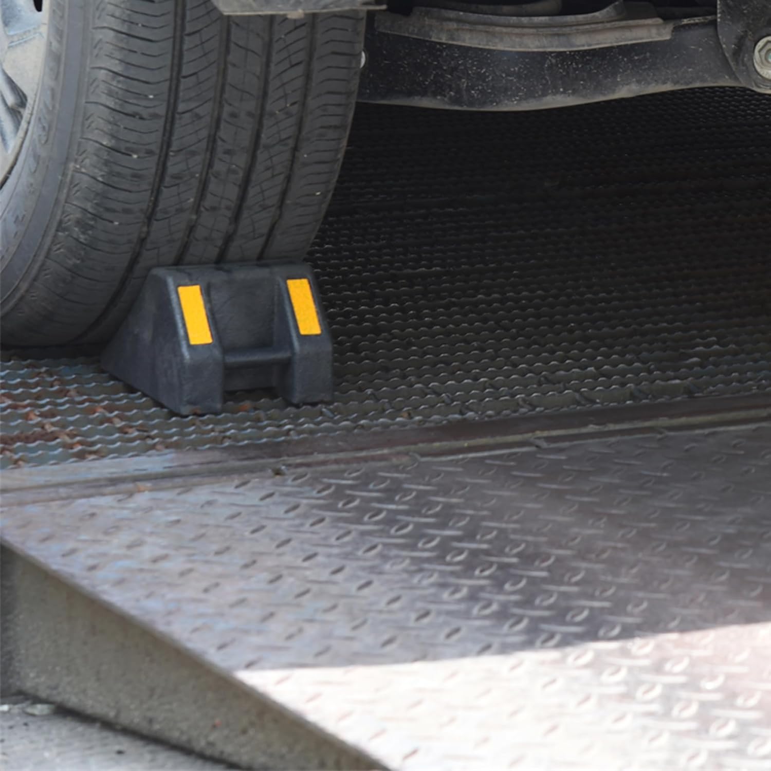 8 Pack Wheel Chocks,Heavy Duty Wheel Wedge with Handle and Yellow Reflective Strip, Solid Rubber Heavy Duty Black for RV Trailer Camper Truck Car Aircraft Boat