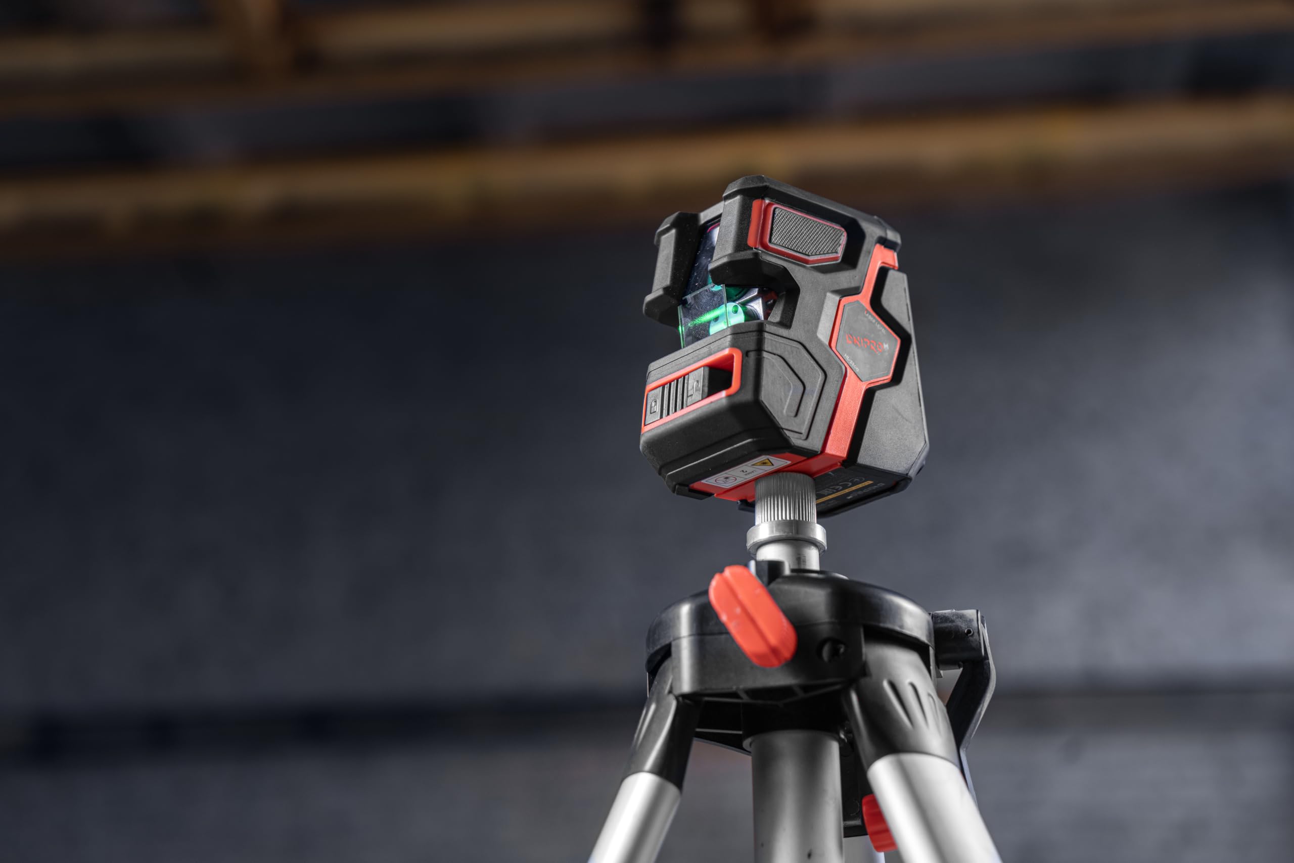 Nivel Láser 360° Verde Autonivelante Profesional, Precisión ±0,3 mm/m, Batería Recargable USB-C 2600 mAh, IP54, Soporte Magnético, Rosca 1/4" para Trípode, Maletín Incluido, ML-320G