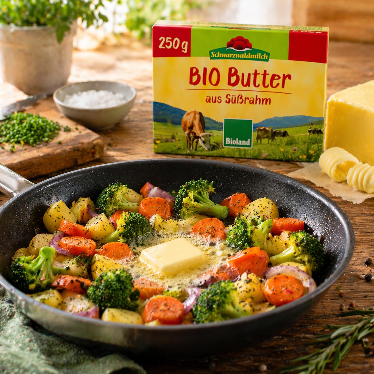Schwarzwaldmilch Bio Süßrahmbutter 250g - Cremige Premium Butter aus dem Schwarzwald, Natürlich & Frisch, Ideal zum Kochen & Backen, 4 Packungen á 250 g