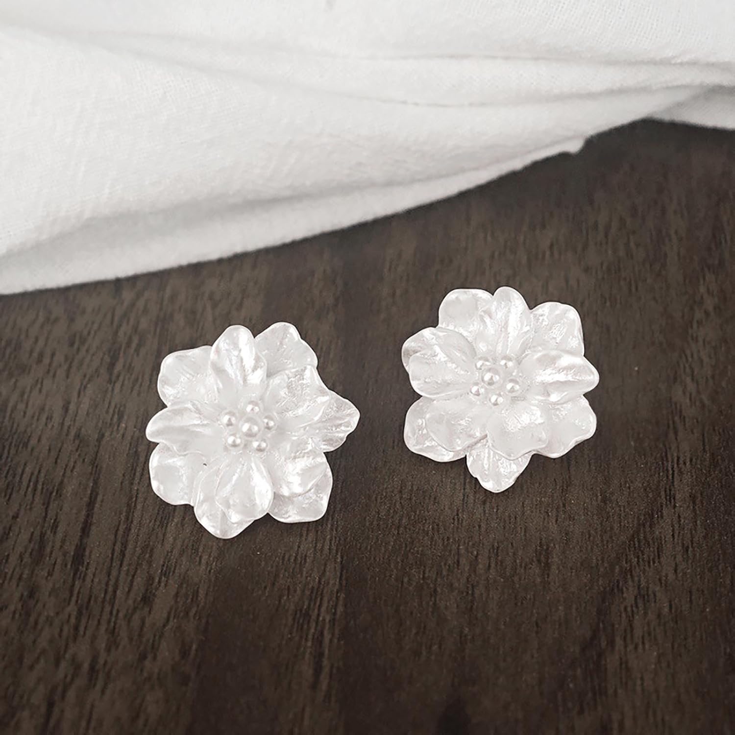 Bohemian Pearl Flower Earrings White Flower Stud Earrings 3D Flower Earrings Flower Wedding Earrings Jewelry for Women and Girls - Image 4
