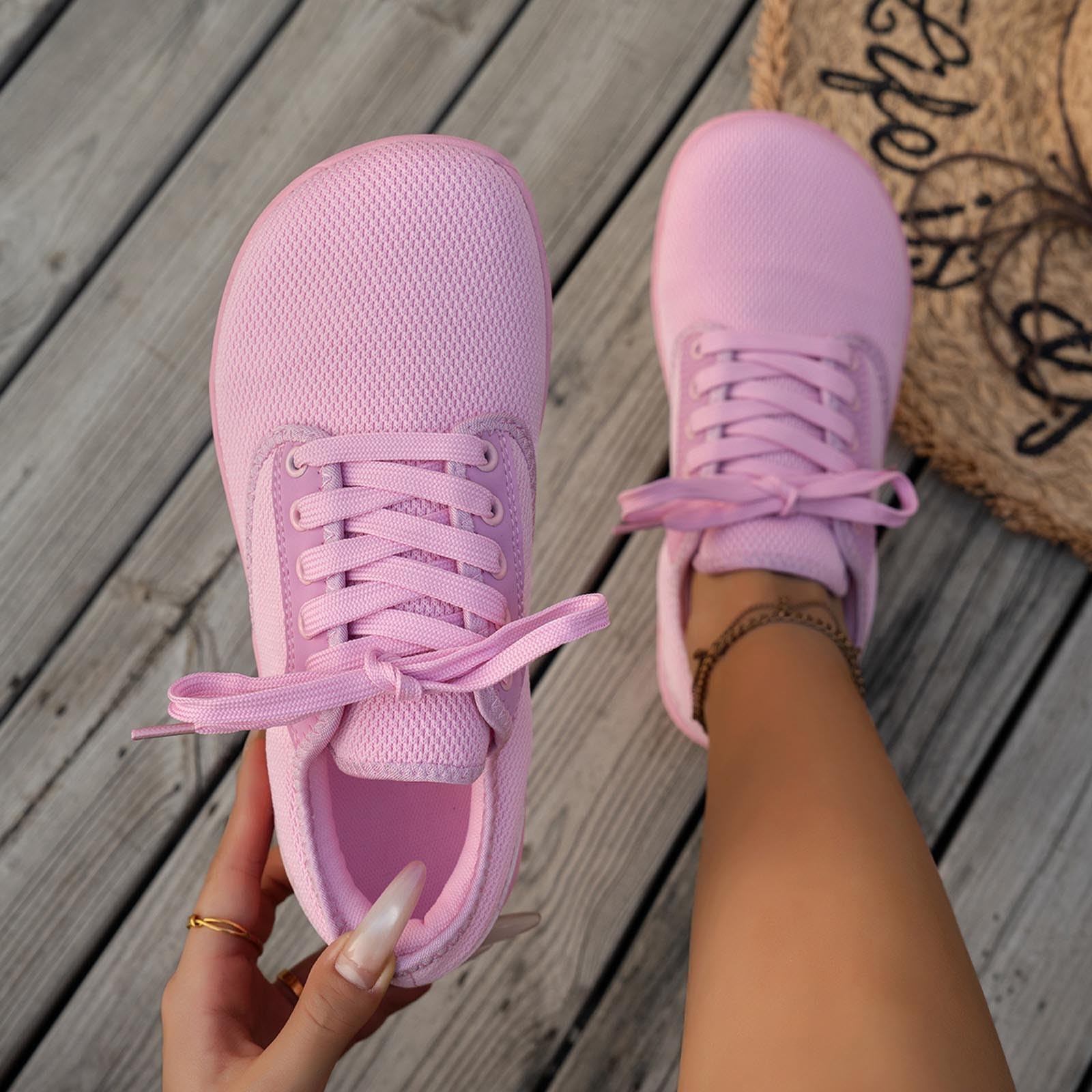 Zapatillas Casuales Ultimate Wide Fit con Plantilla Suave para Mayor Comodidad Diaria. Zapatillas Bajas Planas Transpirables para Uso Diario.