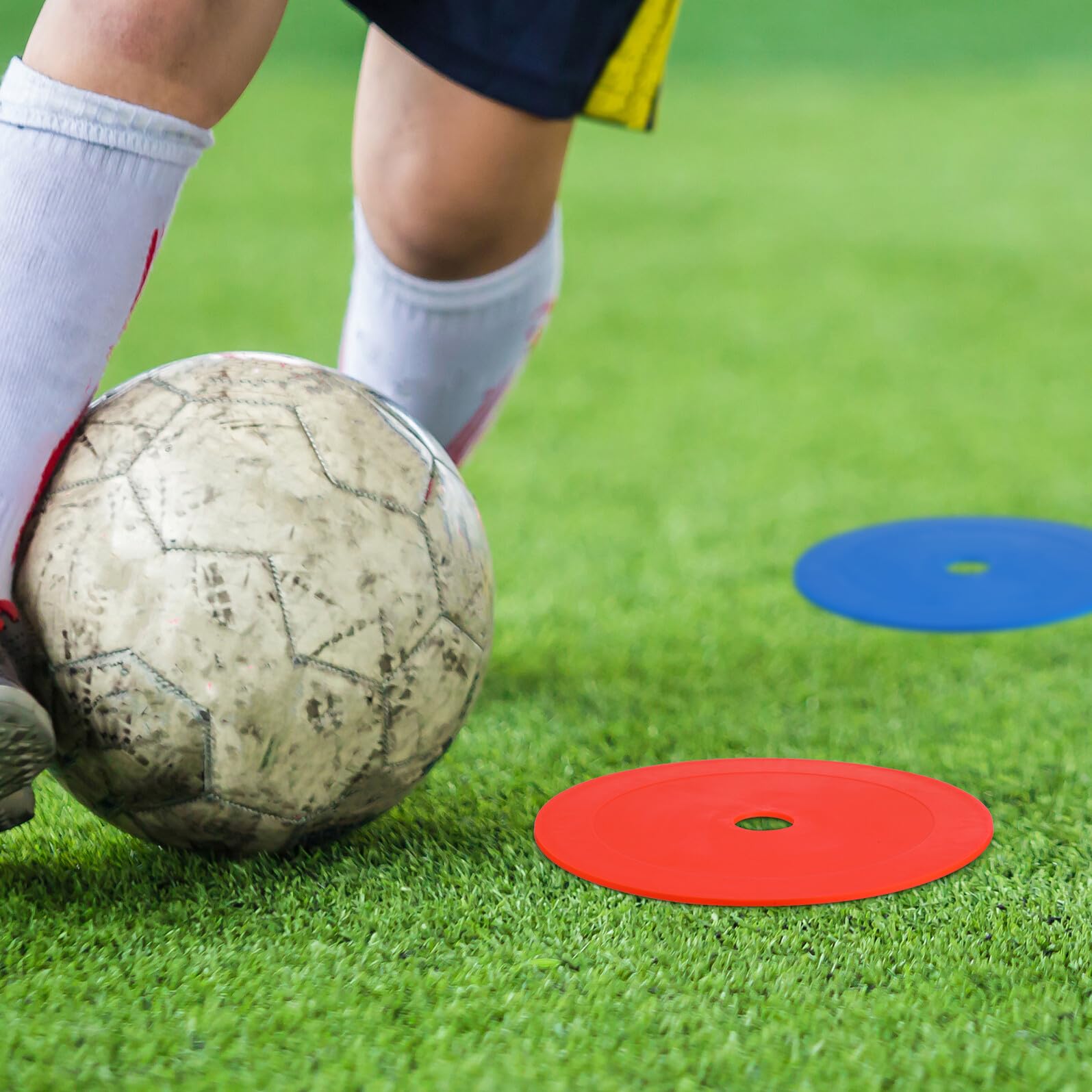 Angoily 12 Conos de Fútbol Planos para Entrenamiento de Agilidad Material PE y Poliéster, Uso Versátil y Montaje Rápido para Práctica Personal en Interiores