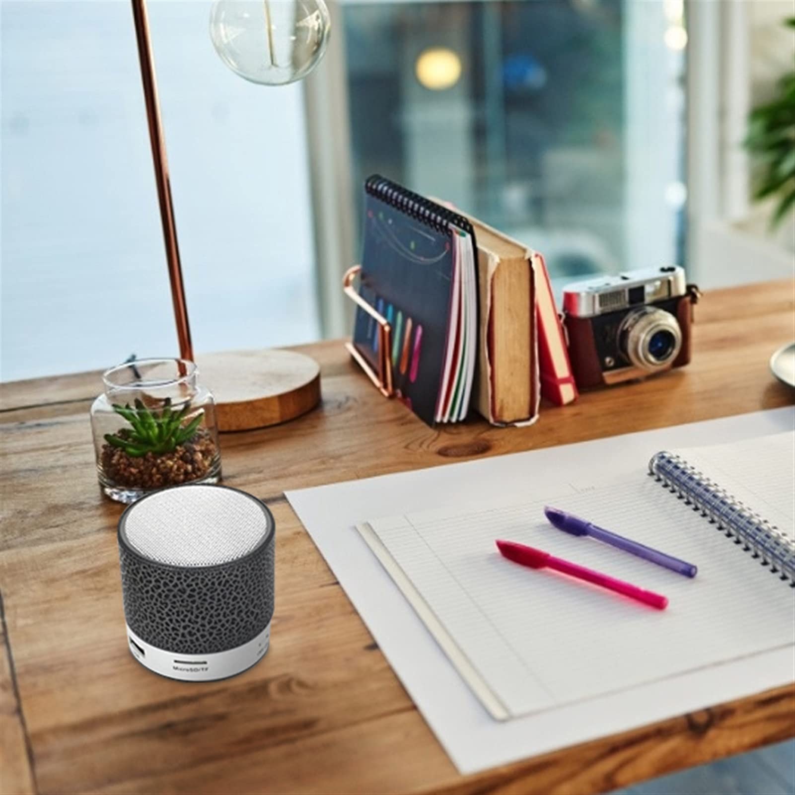 Głośnik Bluetooth Głośnik Bluetooth Mini głośnik bezprzewodowy Crack LED Karta TF Subwoofer USB Przenośna kolumna dźwięku muzycznego MP3 na PC Telefon komórkowy Mini głośnik (kolor: zielony) little