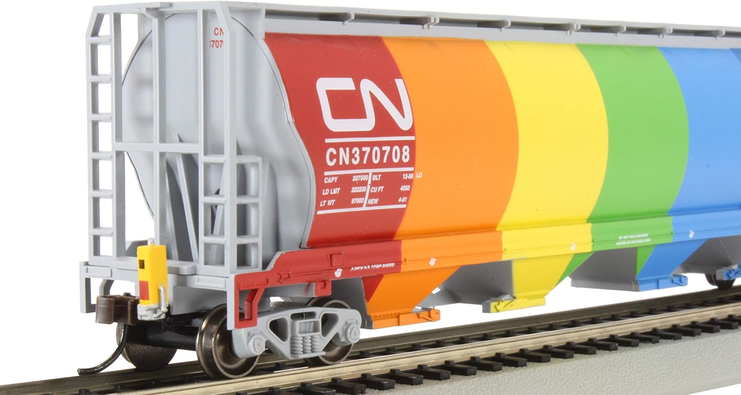 Bachmann Trains - Canadian 4-Bay Cylindrical Grain Hopper with Flashing End of Train Device - Canadian National Demonstrator - HO Scale, 73805