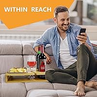 Vista 7 de Organizador rústico de bambú para aperitivos, bandeja de TV con 2 soportes para copas de vino tinto, organizador de sofá con bandeja para tazas