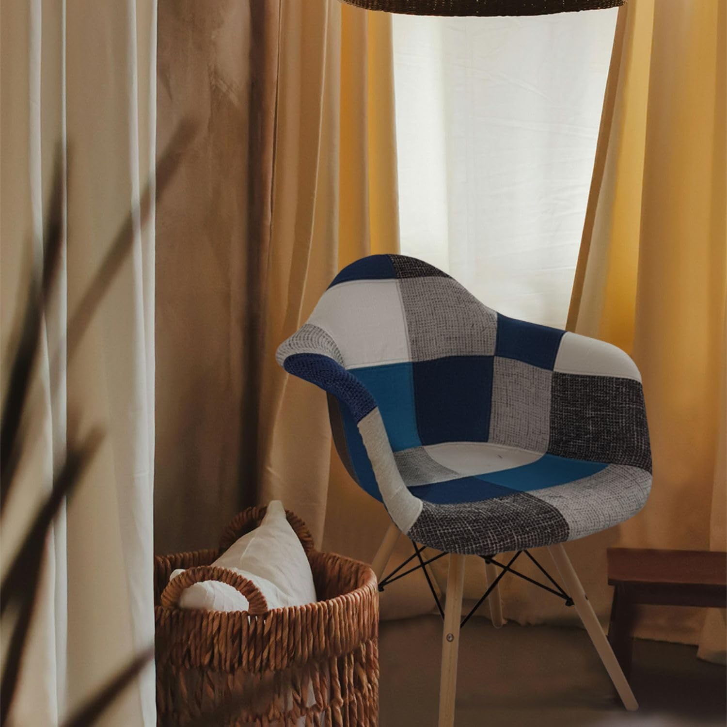 buybuy Poltroncina Serie Picasso in PP con Seduta Imbottita in Spugna Rivestita in Stoffa Stile Patchwork Cucita a Mano, Piedi in Faggio e Metallo, Colori Freddi PIC015